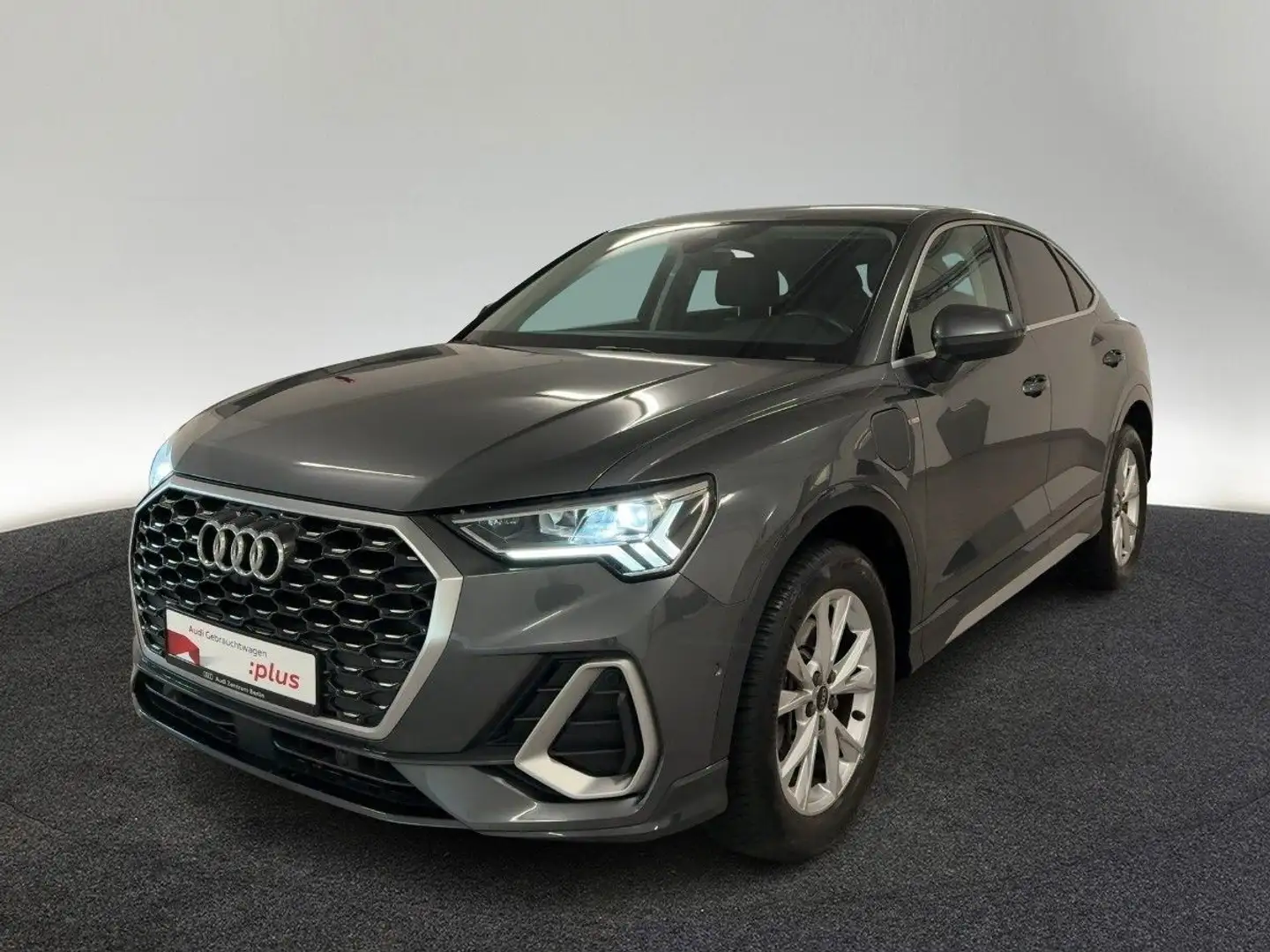 Audi Q3 45 TFSI e S line S tr. 360°K NAVI L Grau - 2