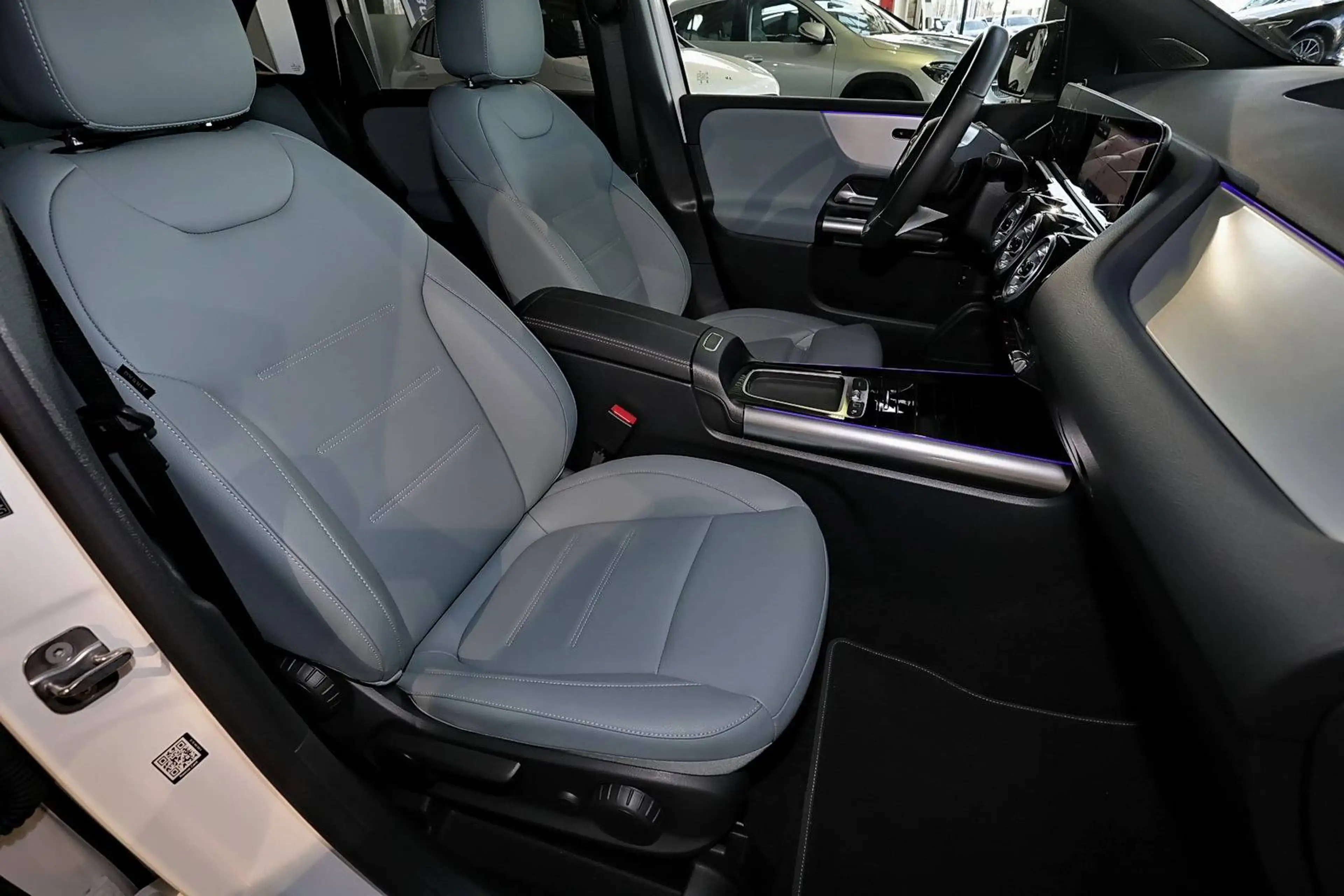 Mercedes-Benz B 200 LEDER GRAU+NIGHT+DISTRONIC+KEYLESS+LED+18" — photo 5