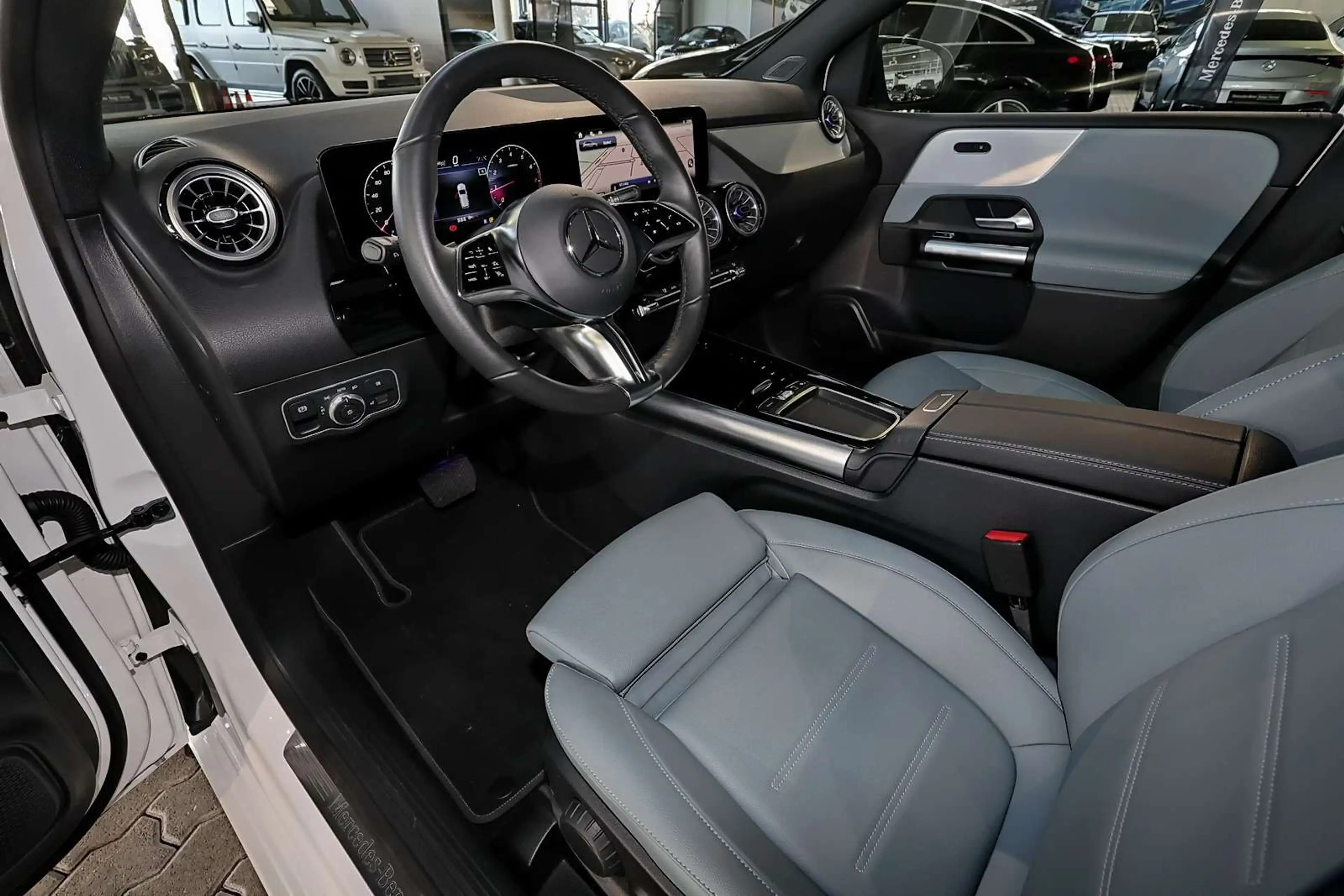 Mercedes-Benz B 200 LEDER GRAU+NIGHT+DISTRONIC+KEYLESS+LED+18" — photo 9