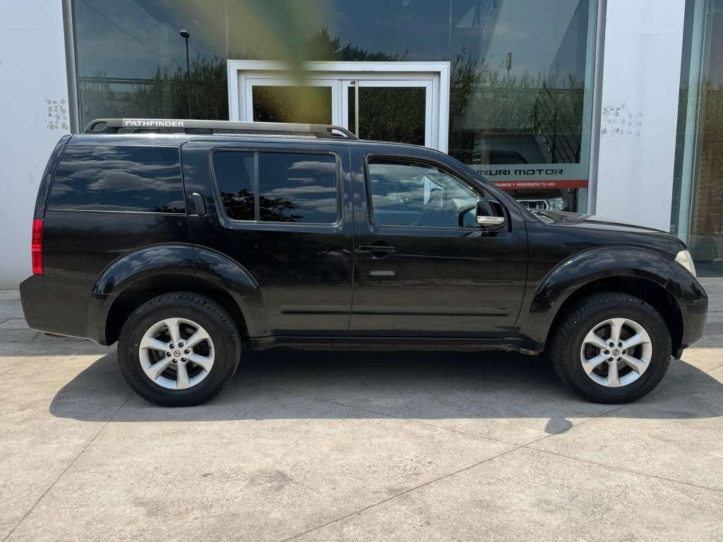 Nissan Pathfinder 2.5dCi SE - foto 1