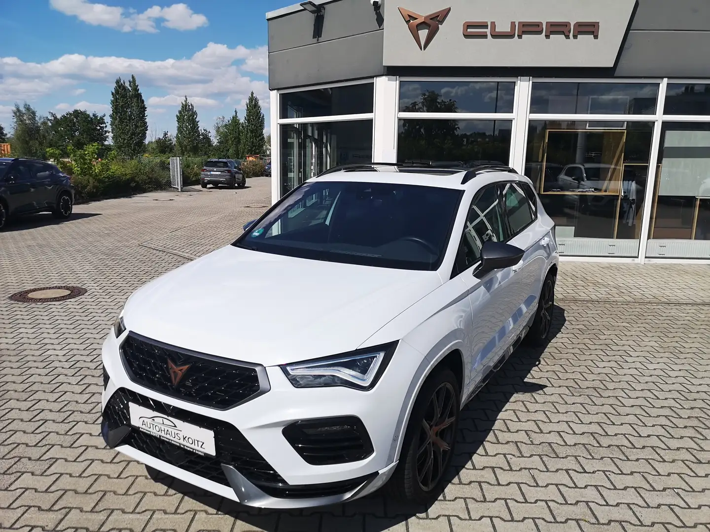 CUPRA Ateca 2.0TSI 300PS 4Drive Beats AHK WKR Pano AAC ACC PDC Weiß - 1