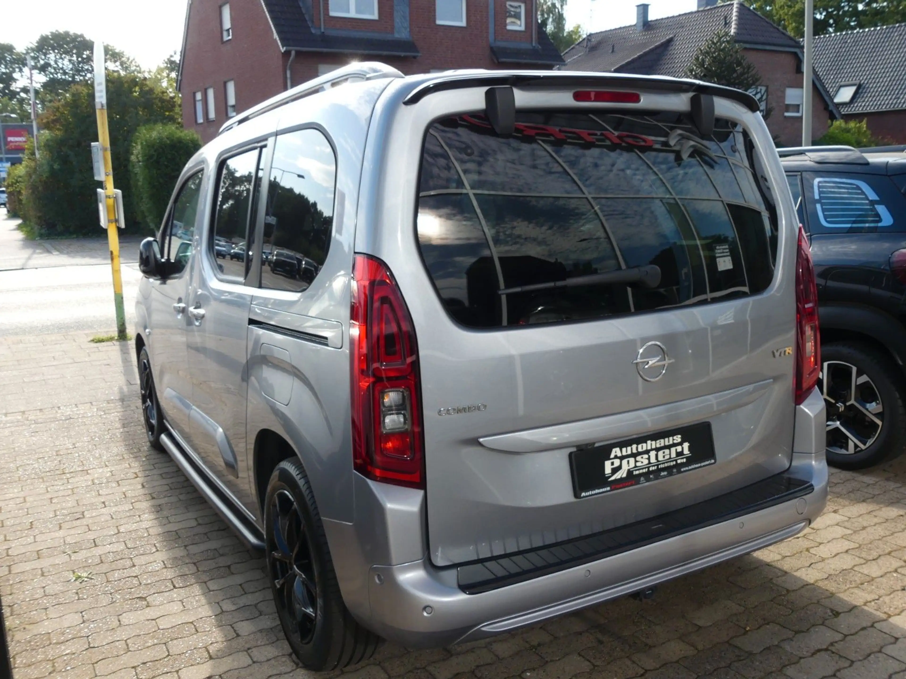 Opel Combo Life E Ultimate — photo 4