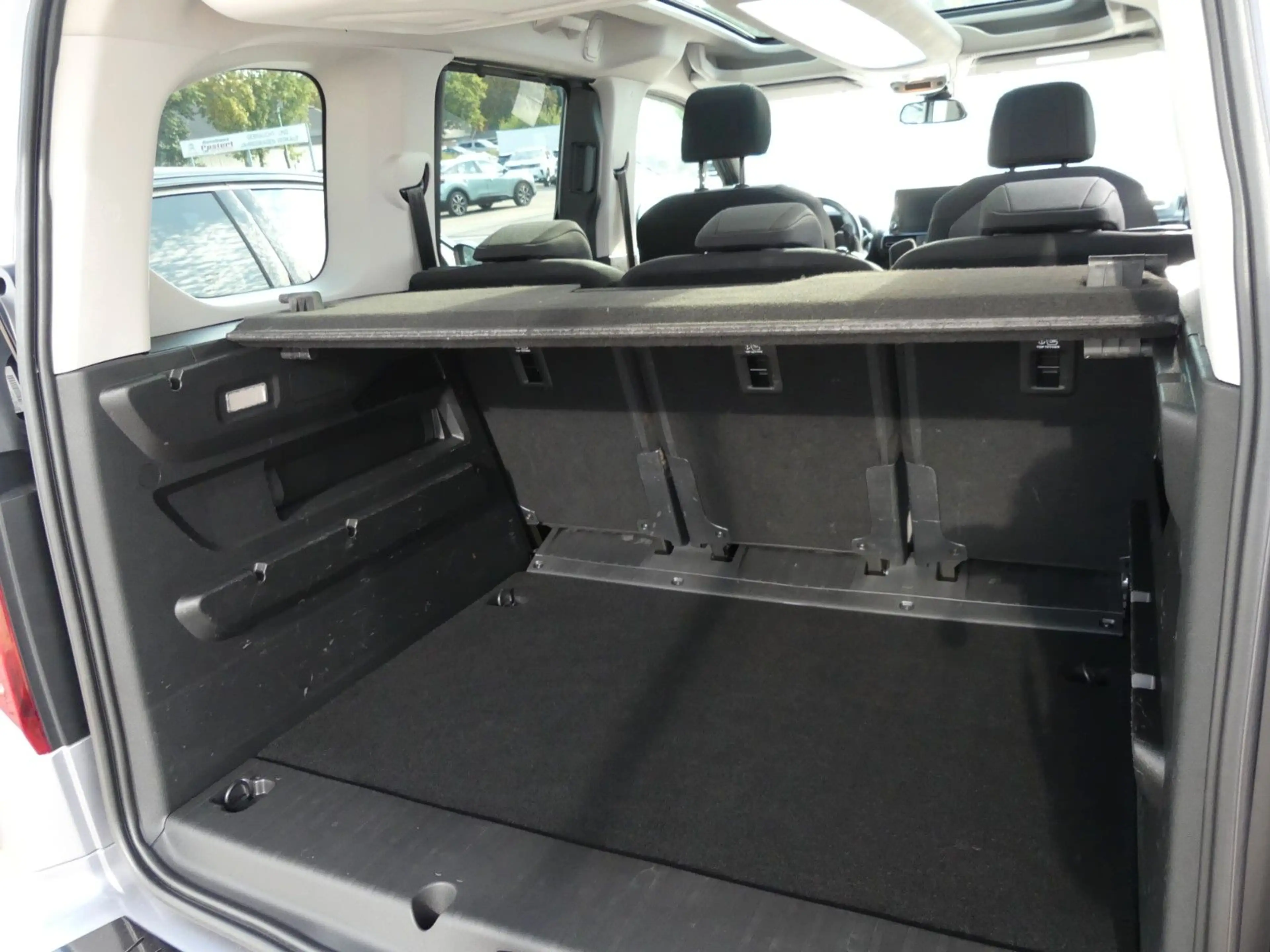 Opel Combo Life E Ultimate — photo 10
