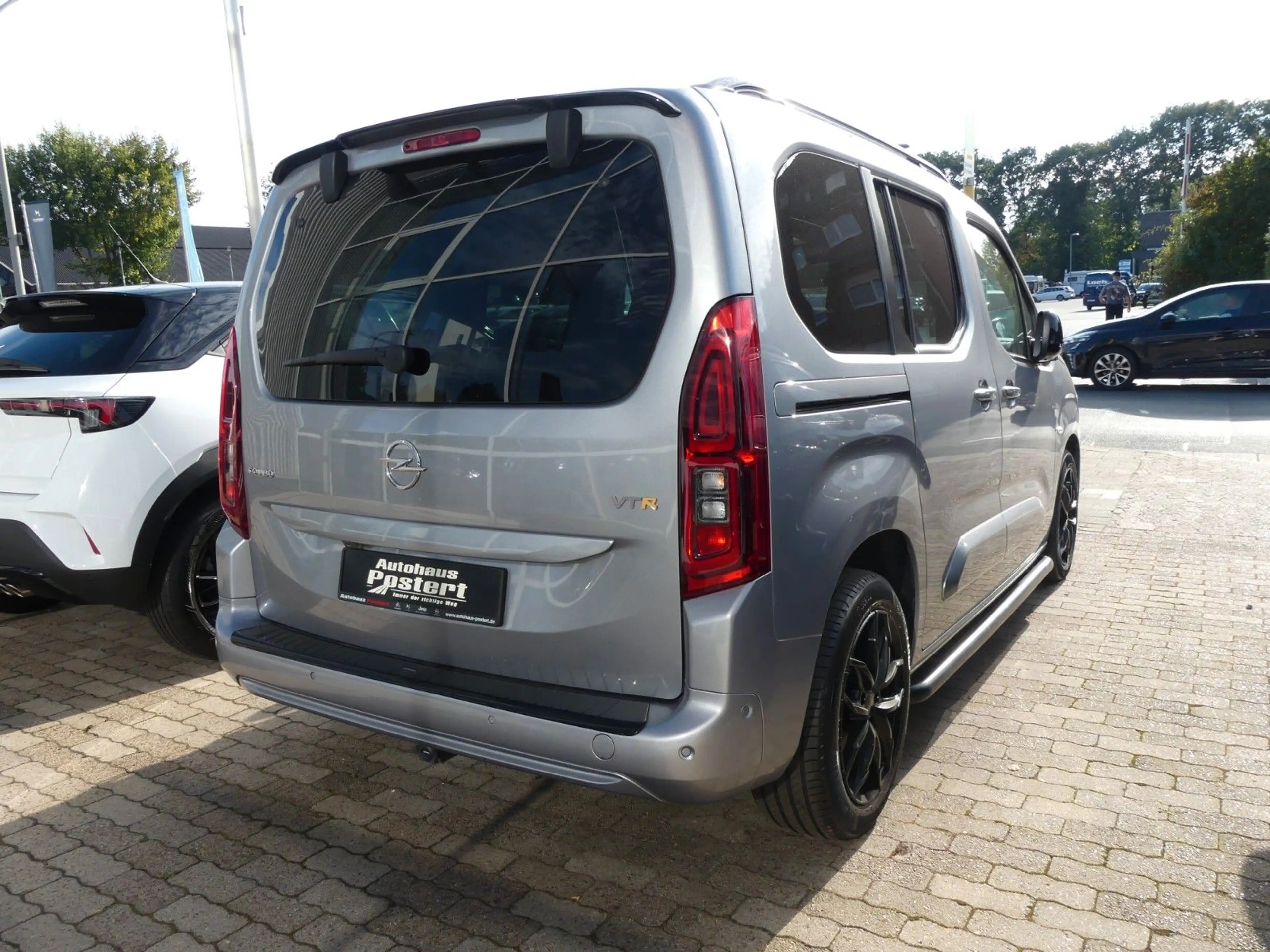 Opel Combo Life E Ultimate — photo 8