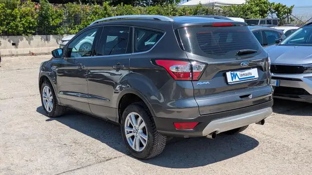 Ford Kuga view 3
