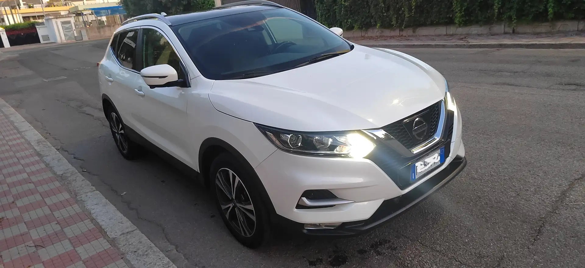 Nissan Qashqai Qashqai II 20171.5 dci N-Connecta 110cv Bianco - 2