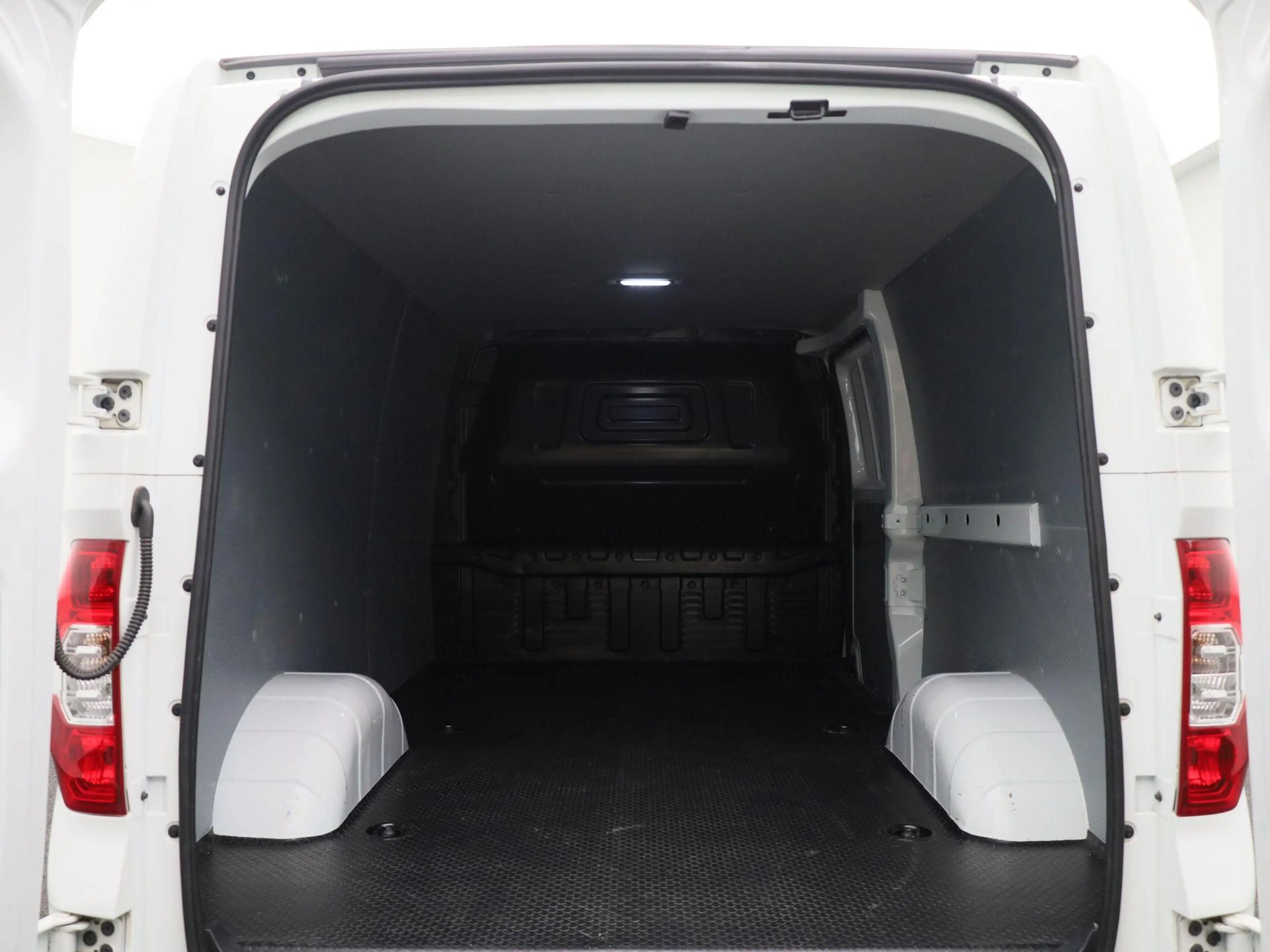 Maxus eDeliver 3 L2 SWB 50 kWh Aut. | 1e-Eigenaar | Apple CarPlay | — photo 15