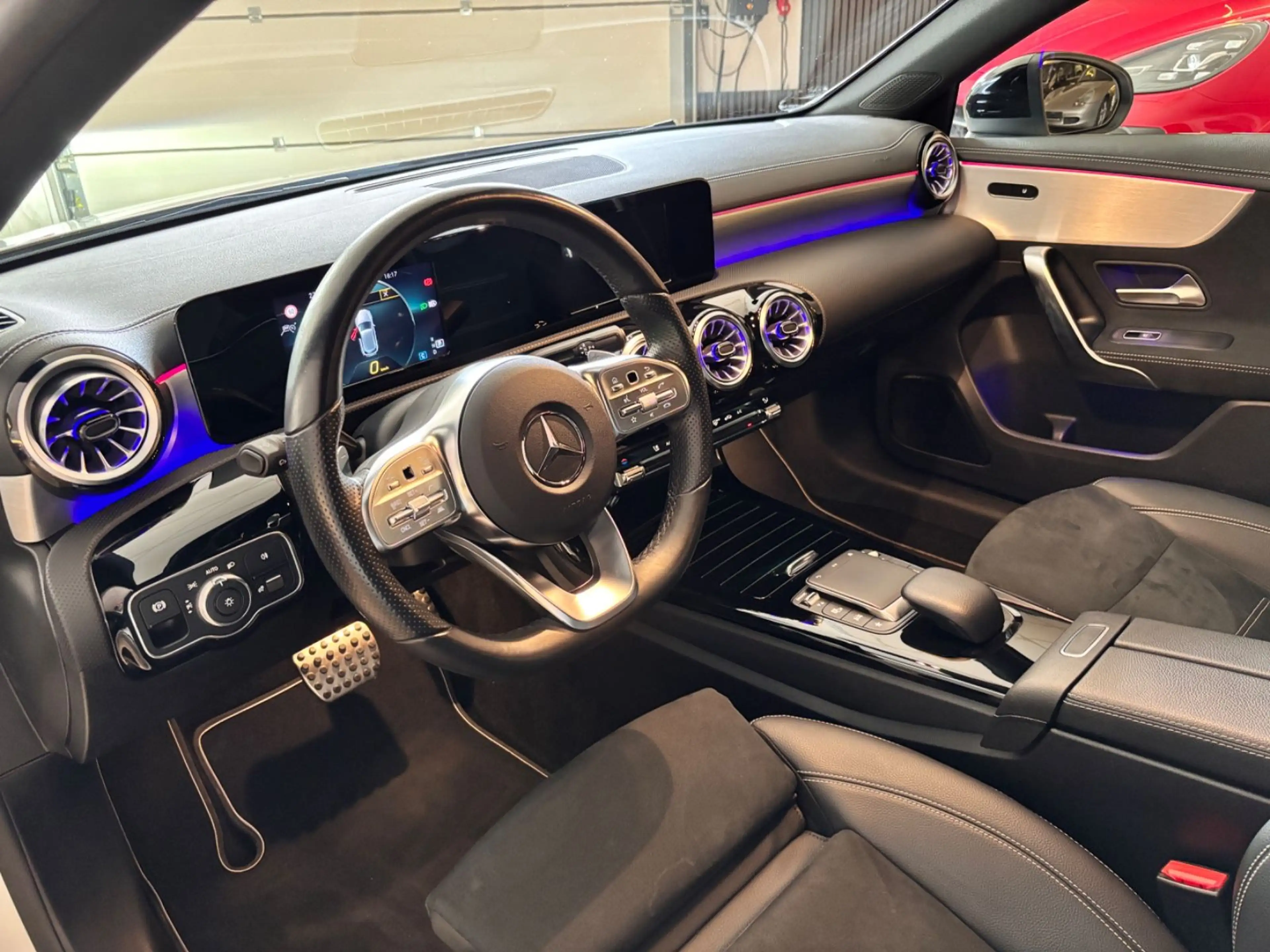 Mercedes-Benz A 200 AMG Edition — photo 12