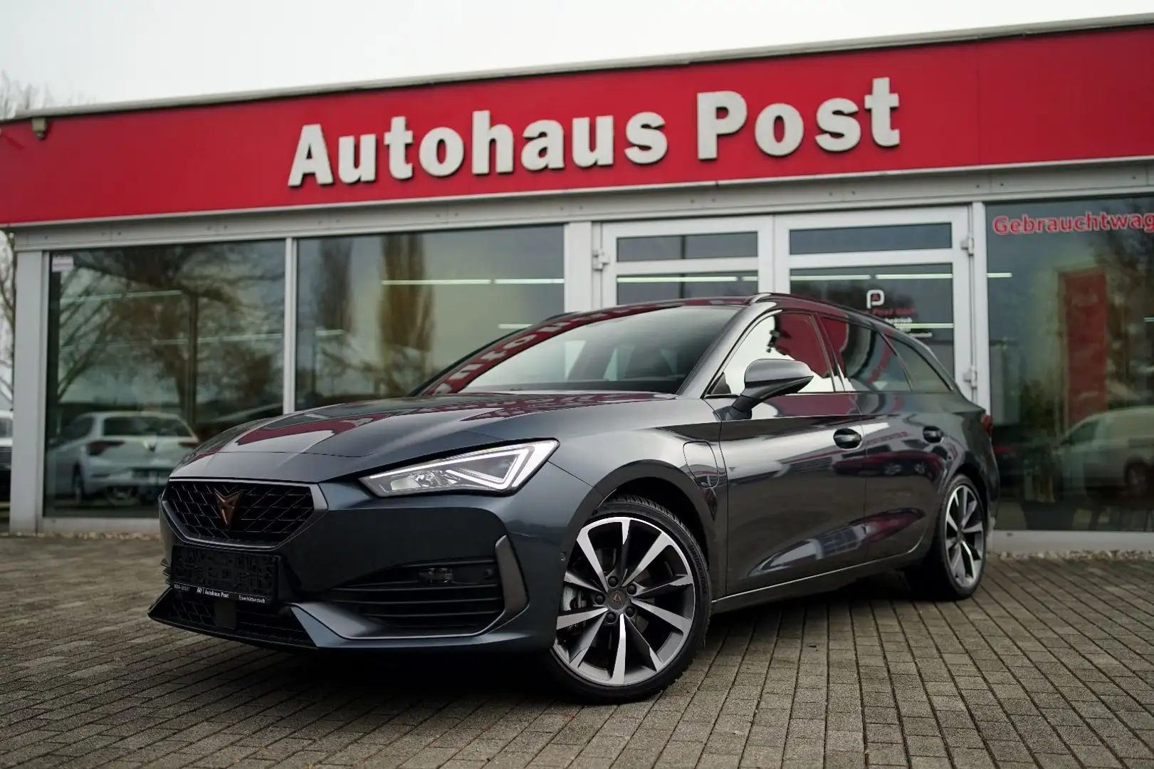 CUPRA Leon Sportstourer e-Hybrid Navi Kamera ACC Grau - 1
