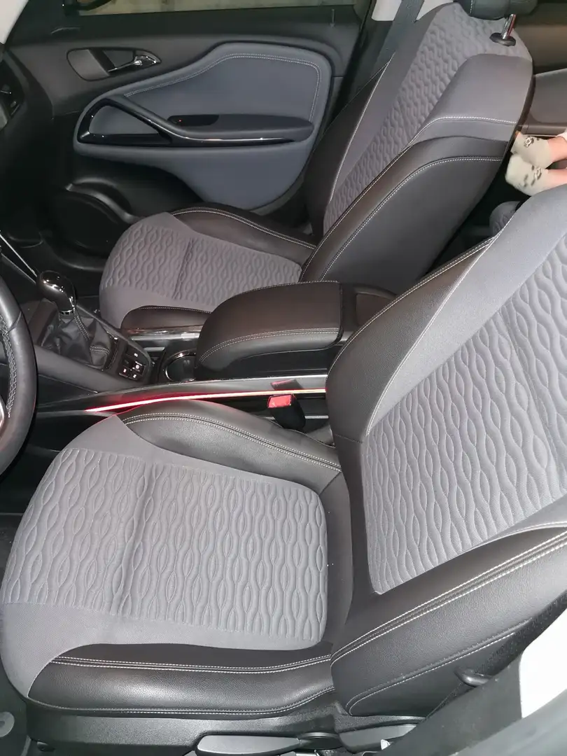 Opel Zafira Tourer 2.0 CDTI 7 Sitzer - 2