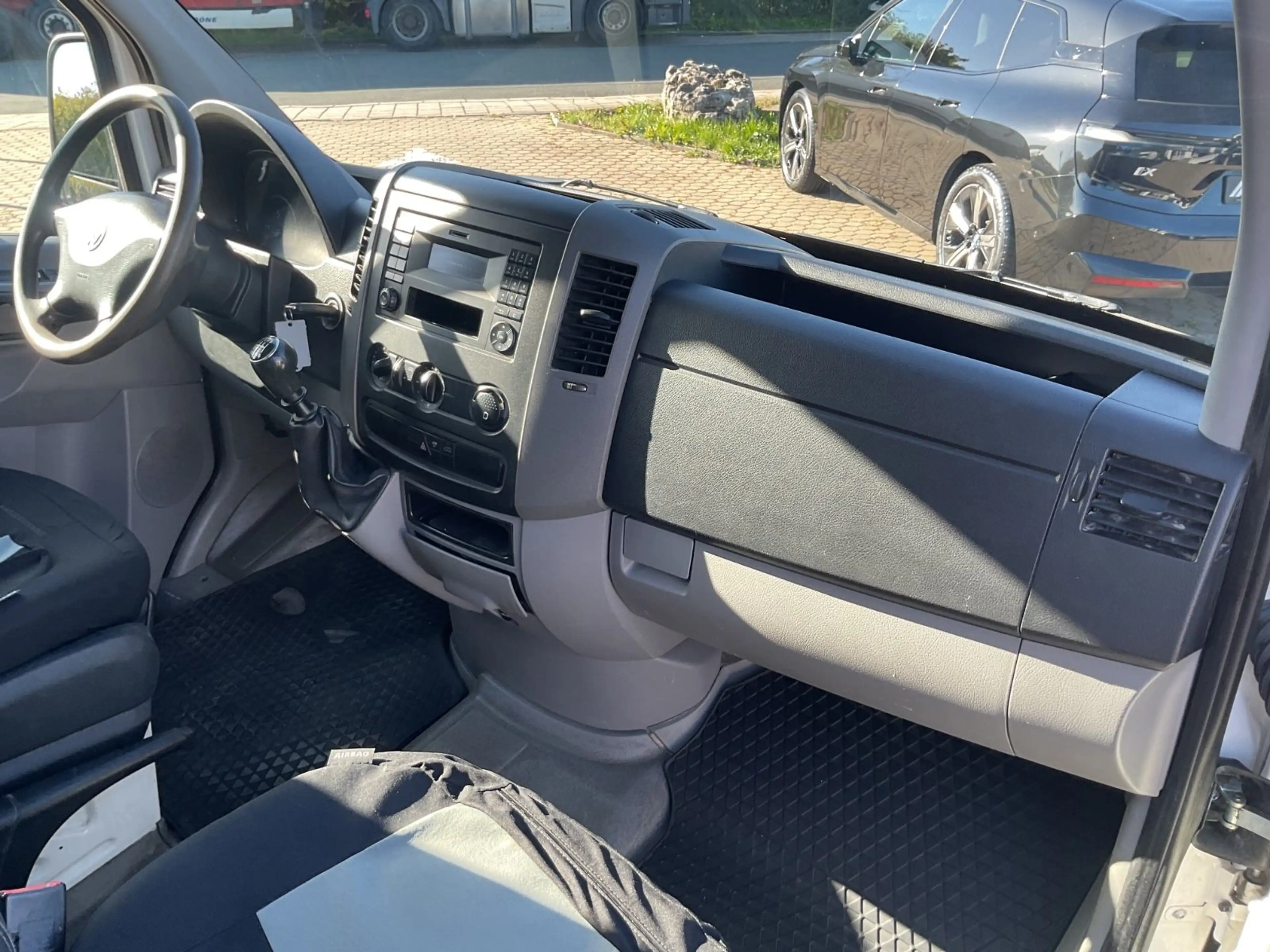 Volkswagen Crafter Pritsche 30 L1 kurz DoKa AHK — photo 14