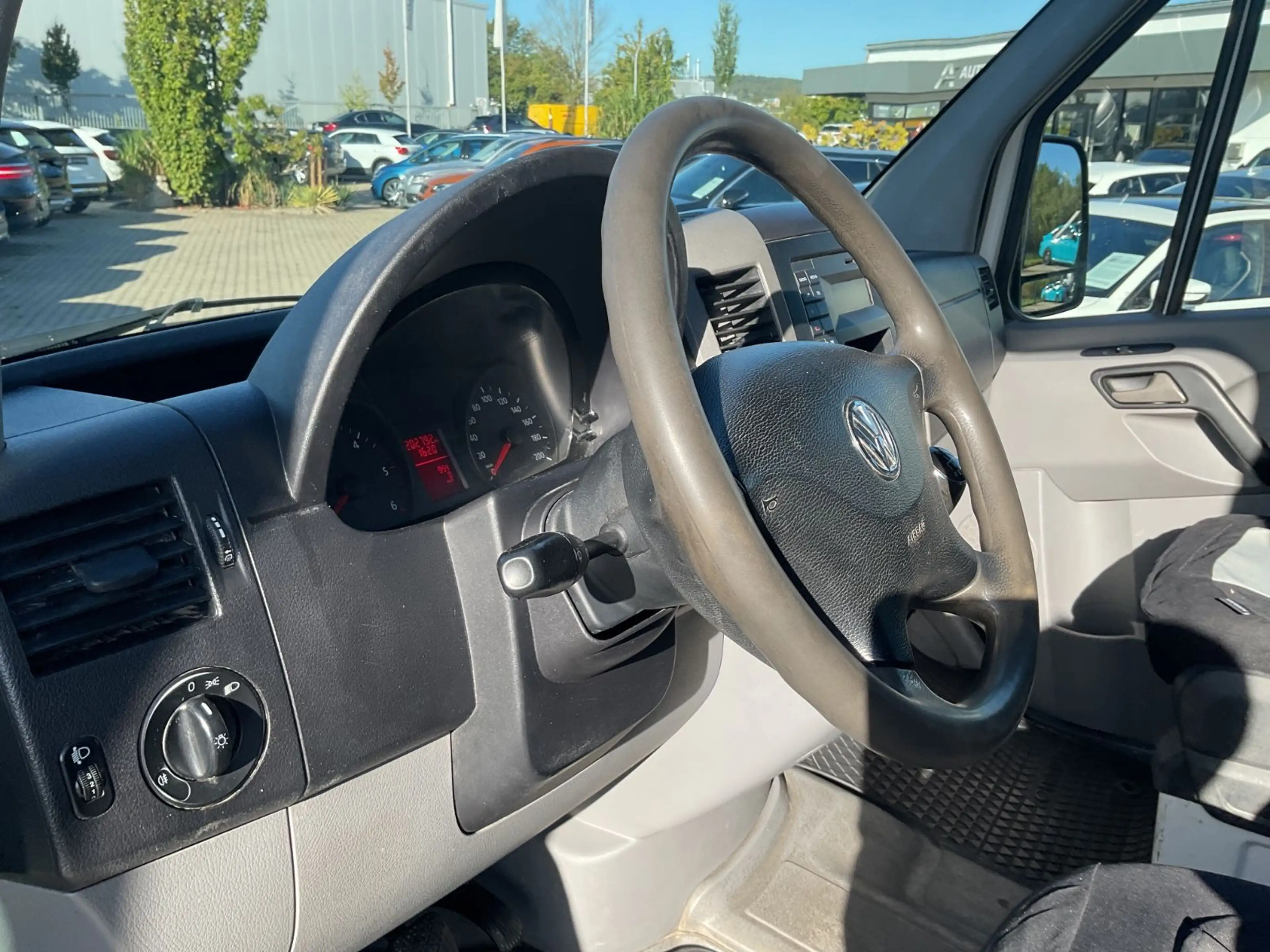 Volkswagen Crafter Pritsche 30 L1 kurz DoKa AHK — photo 9