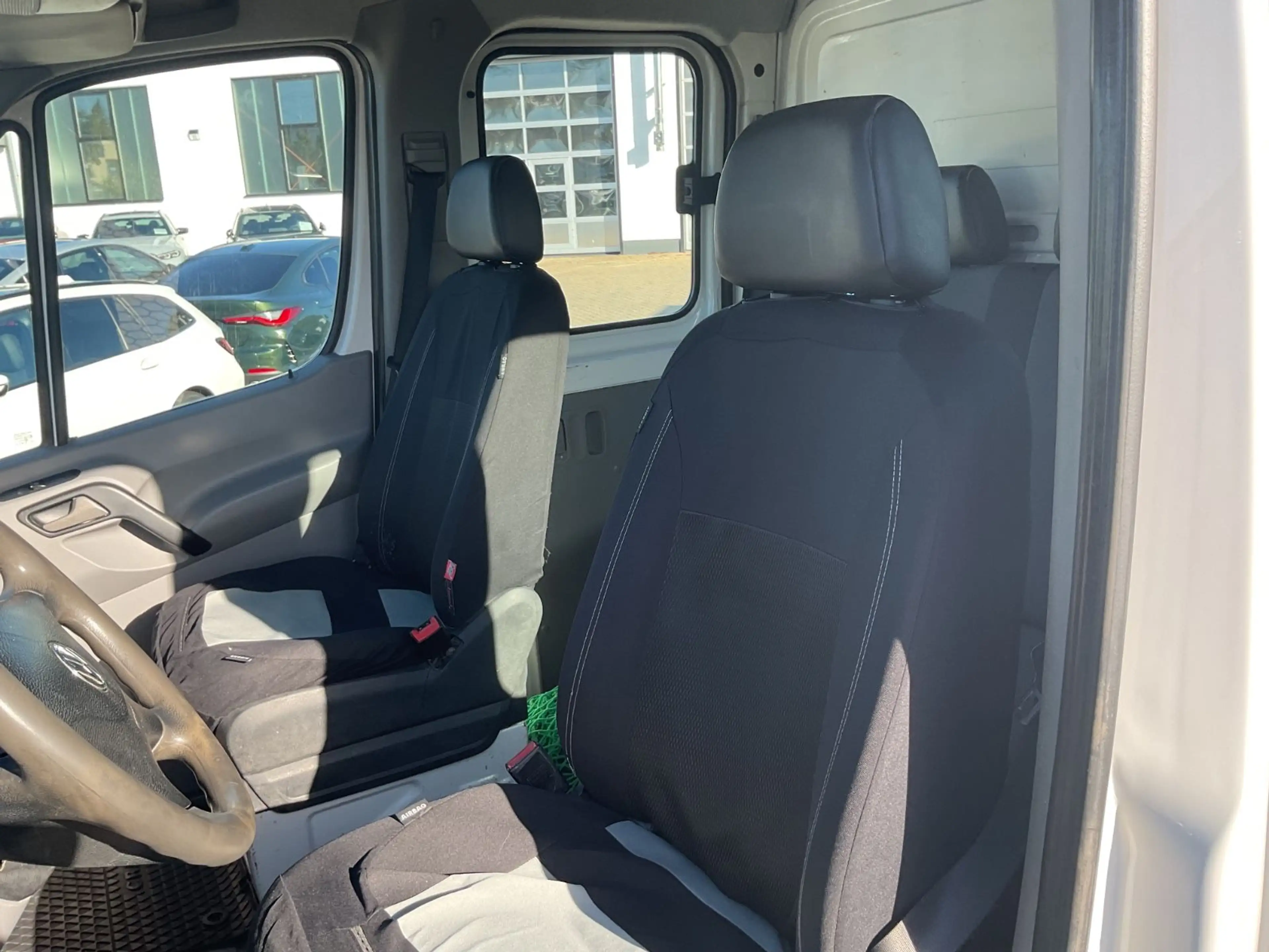 Volkswagen Crafter Pritsche 30 L1 kurz DoKa AHK — photo 10