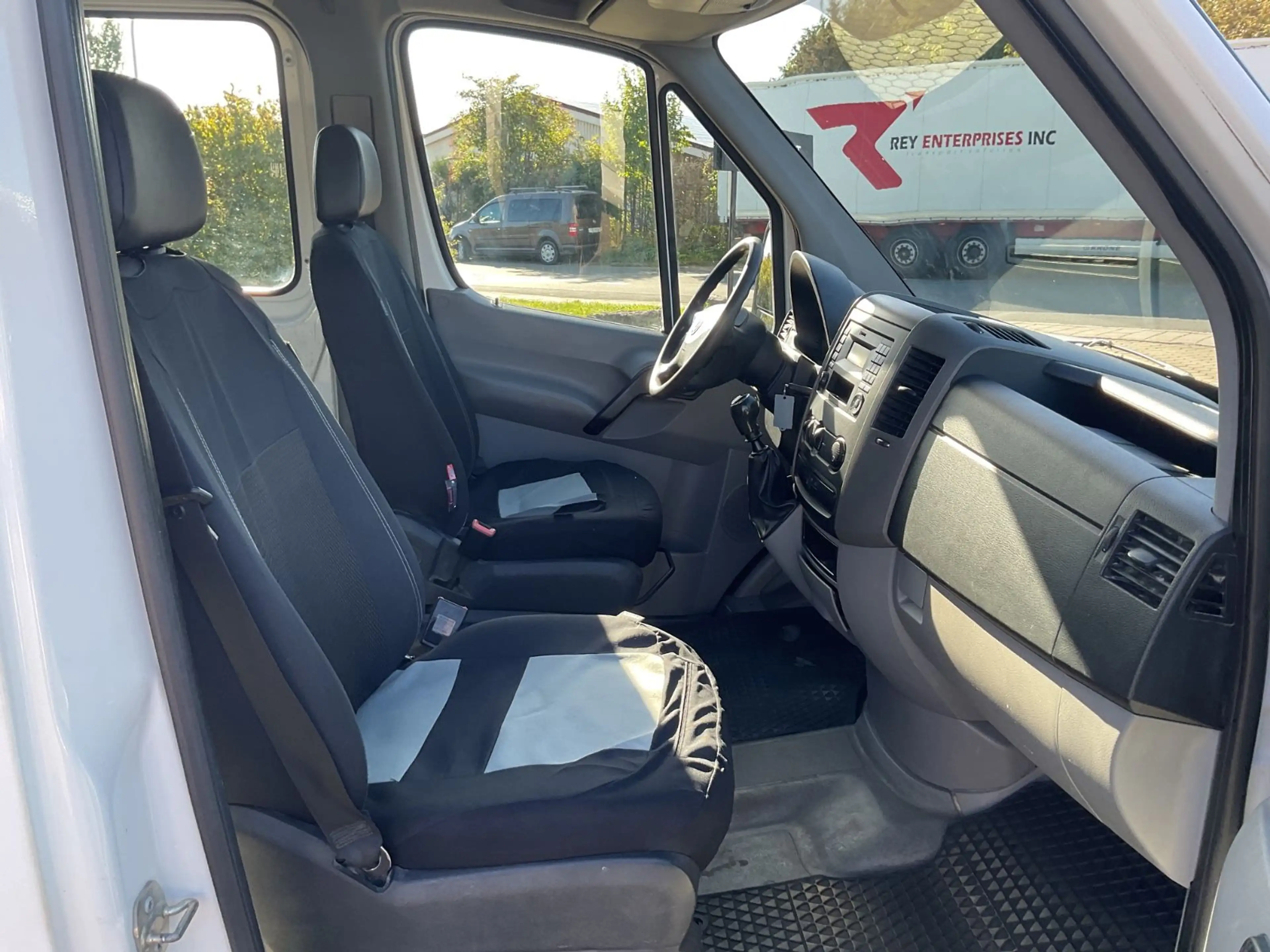 Volkswagen Crafter Pritsche 30 L1 kurz DoKa AHK — photo 13