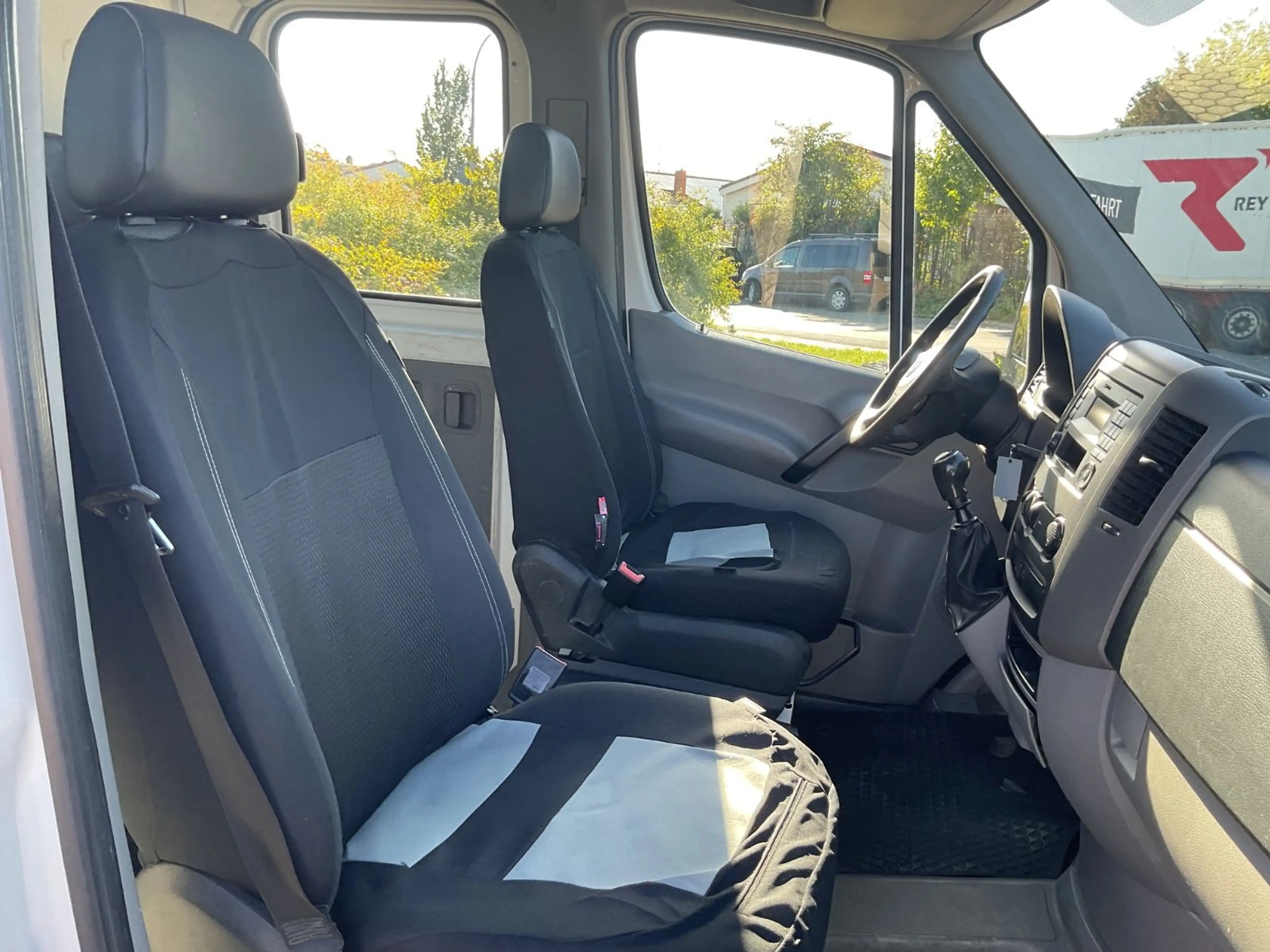 Volkswagen Crafter Pritsche 30 L1 kurz DoKa AHK — photo 15
