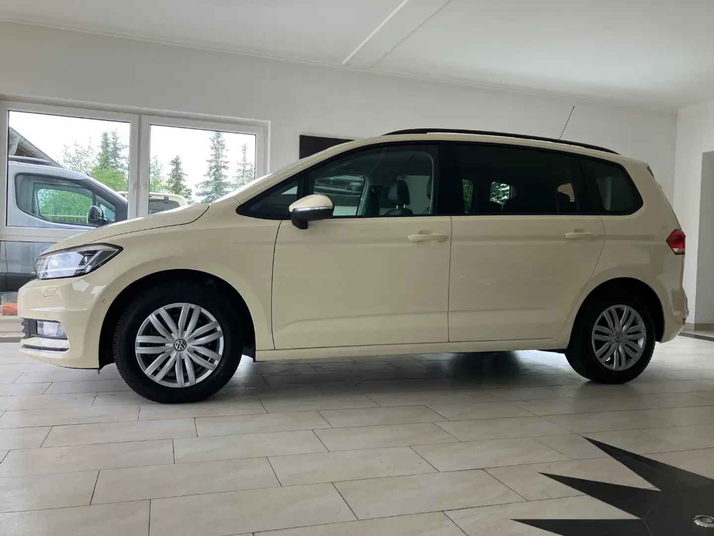 Volkswagen Touran 2.0 TDI TAXI DSG Kamera LED Assistenten Beige - 2
