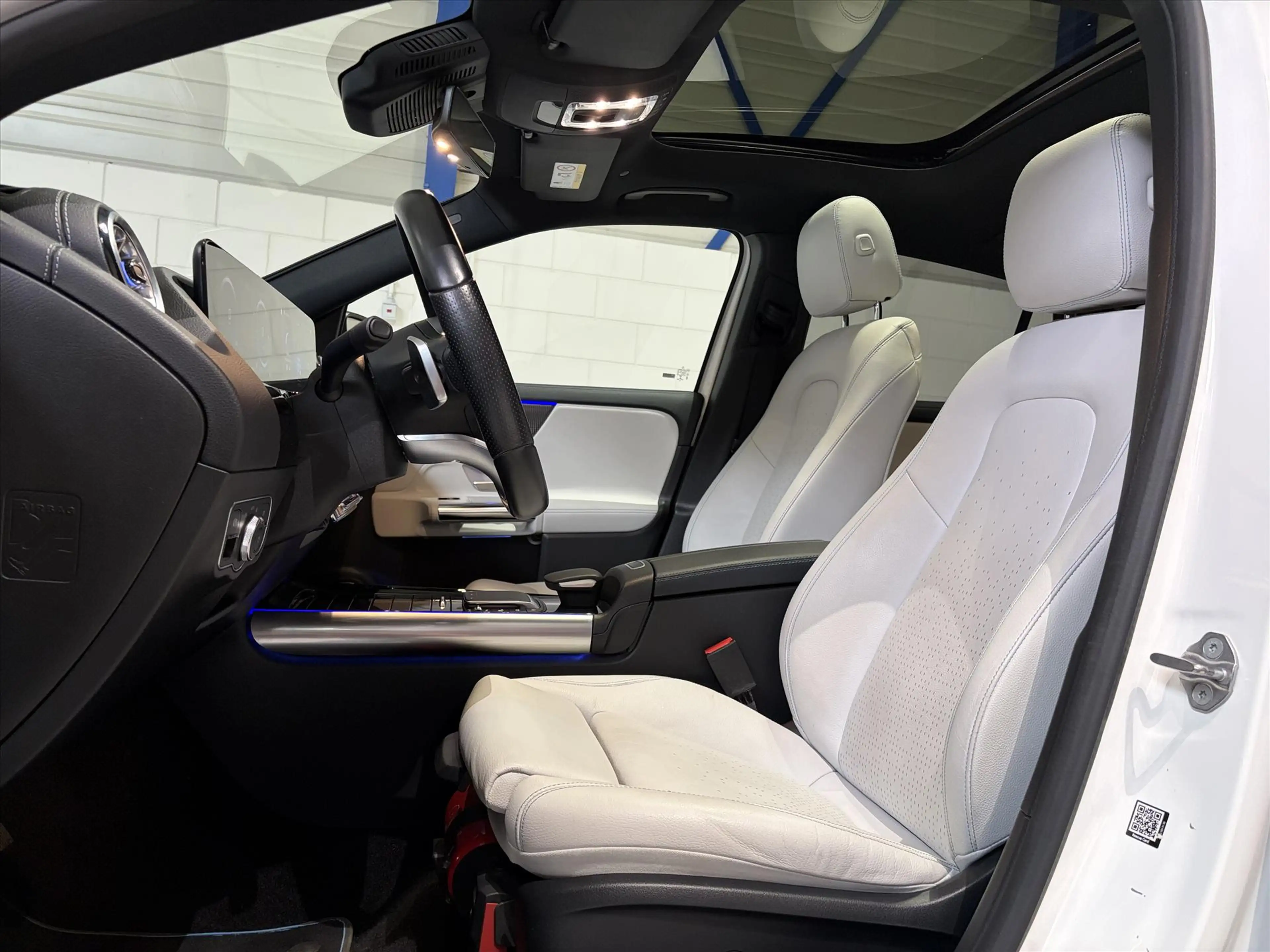 Mercedes-Benz EQA 250 190pk Edition 1 AMG-Line, Pano, Head-up, Burmester — photo 3