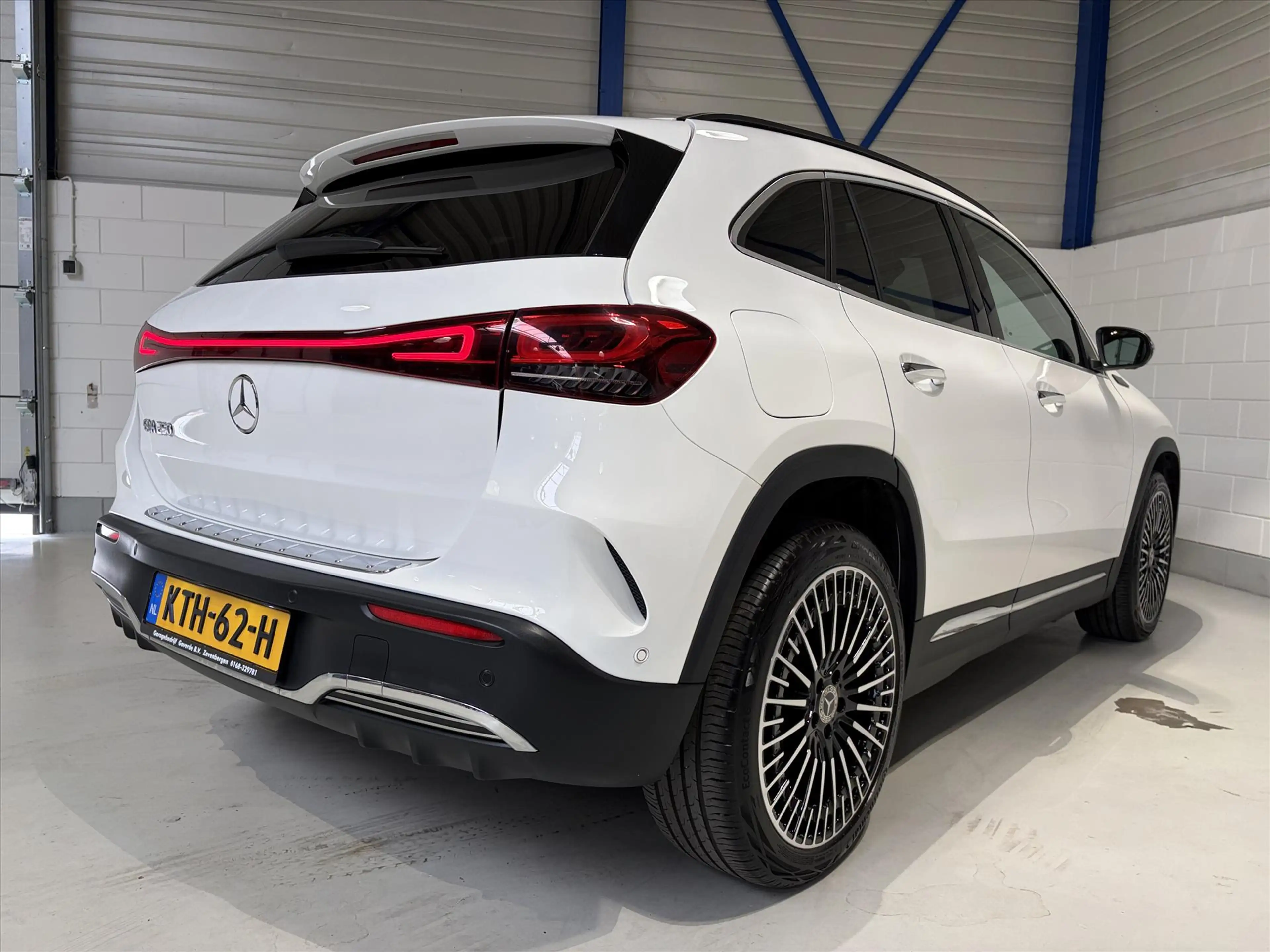 Mercedes-Benz EQA 250 190pk Edition 1 AMG-Line, Pano, Head-up, Burmester — photo 2
