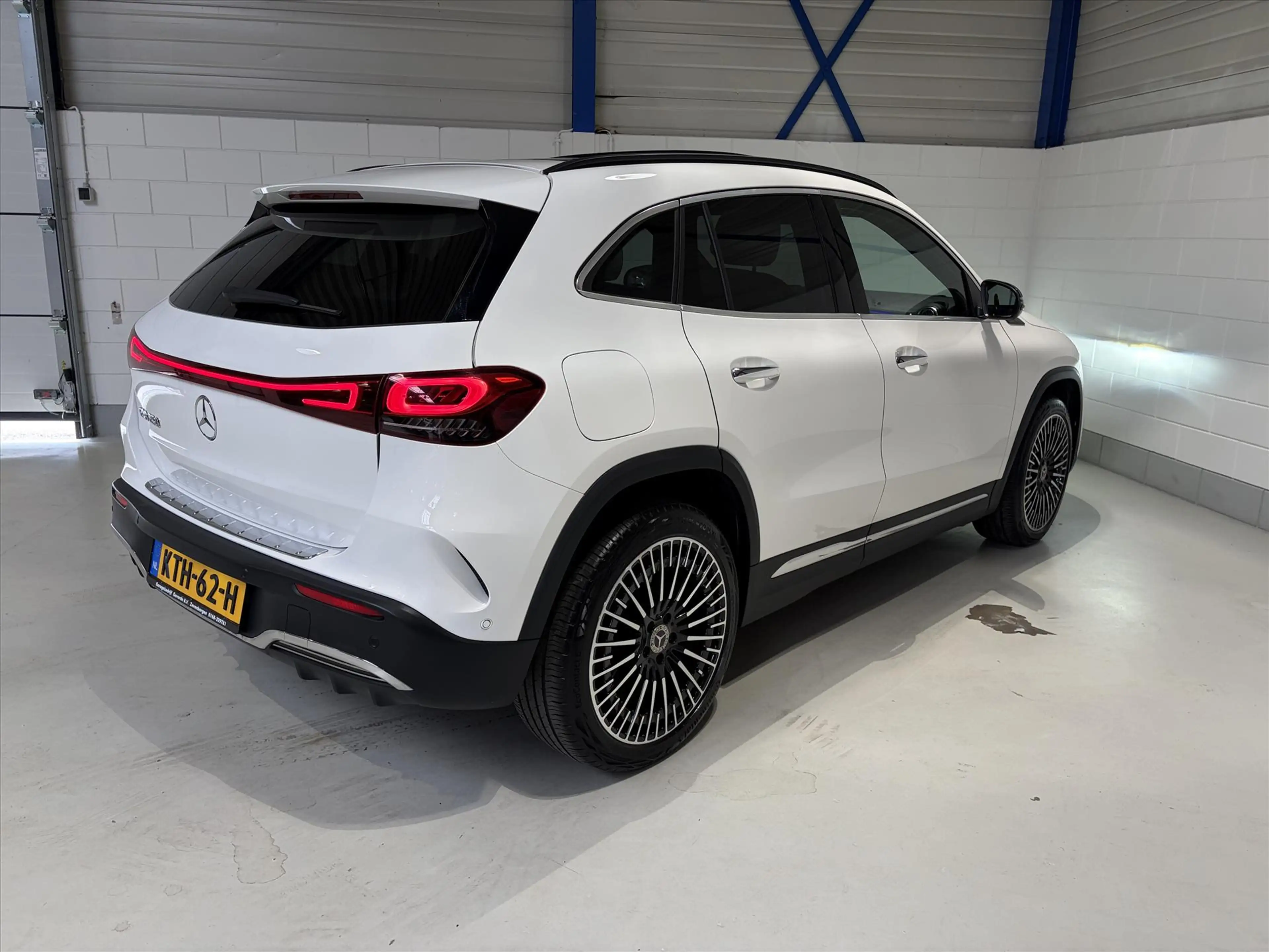Mercedes-Benz EQA 250 190pk Edition 1 AMG-Line, Pano, Head-up, Burmester — photo 9