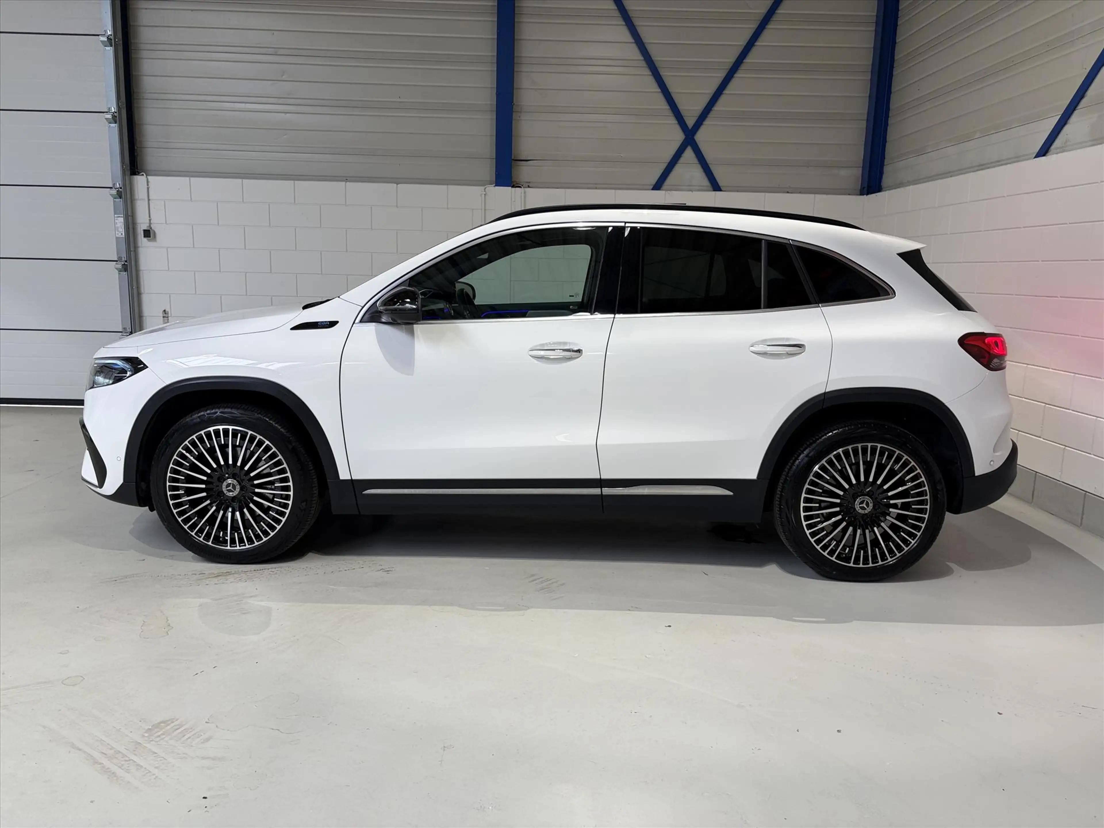 Mercedes-Benz EQA 250 190pk Edition 1 AMG-Line, Pano, Head-up, Burmester — photo 6