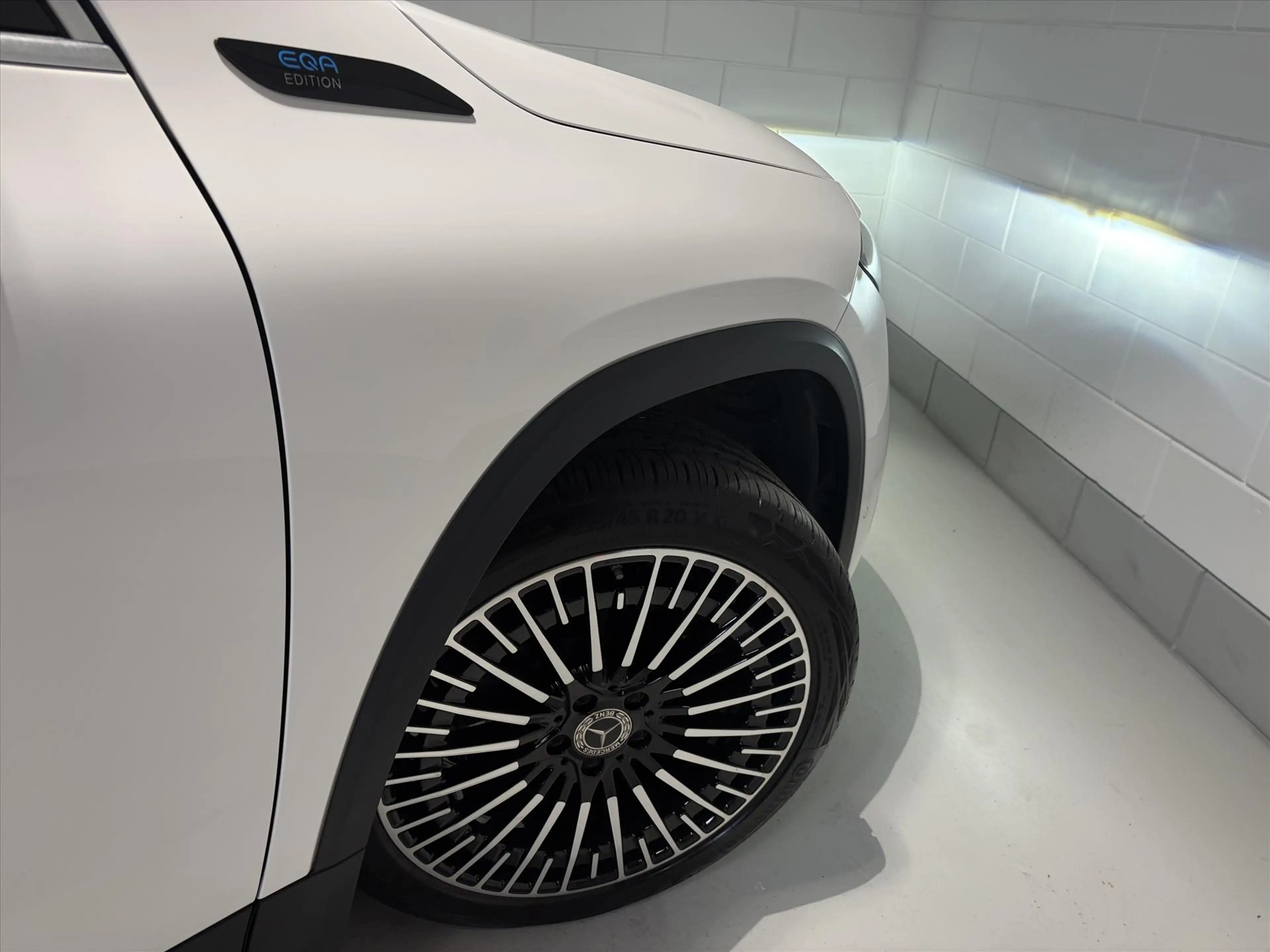 Mercedes-Benz EQA 250 190pk Edition 1 AMG-Line, Pano, Head-up, Burmester — photo 15