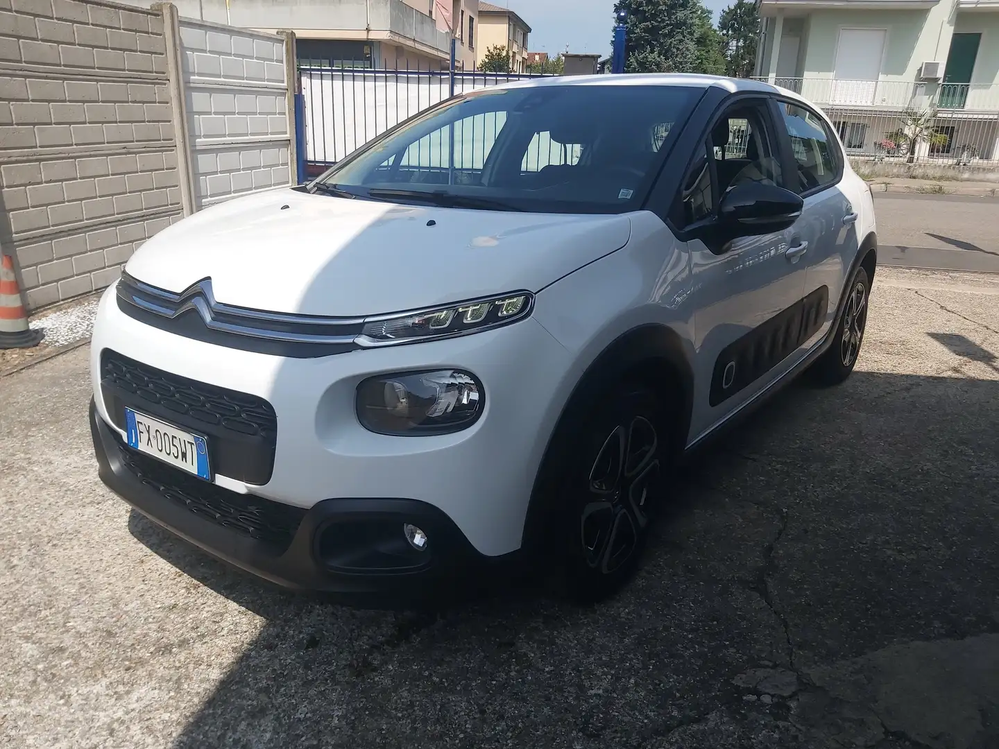 Citroen C3 C3 III 2017 1.2 puretech Feel s Blanc - 1