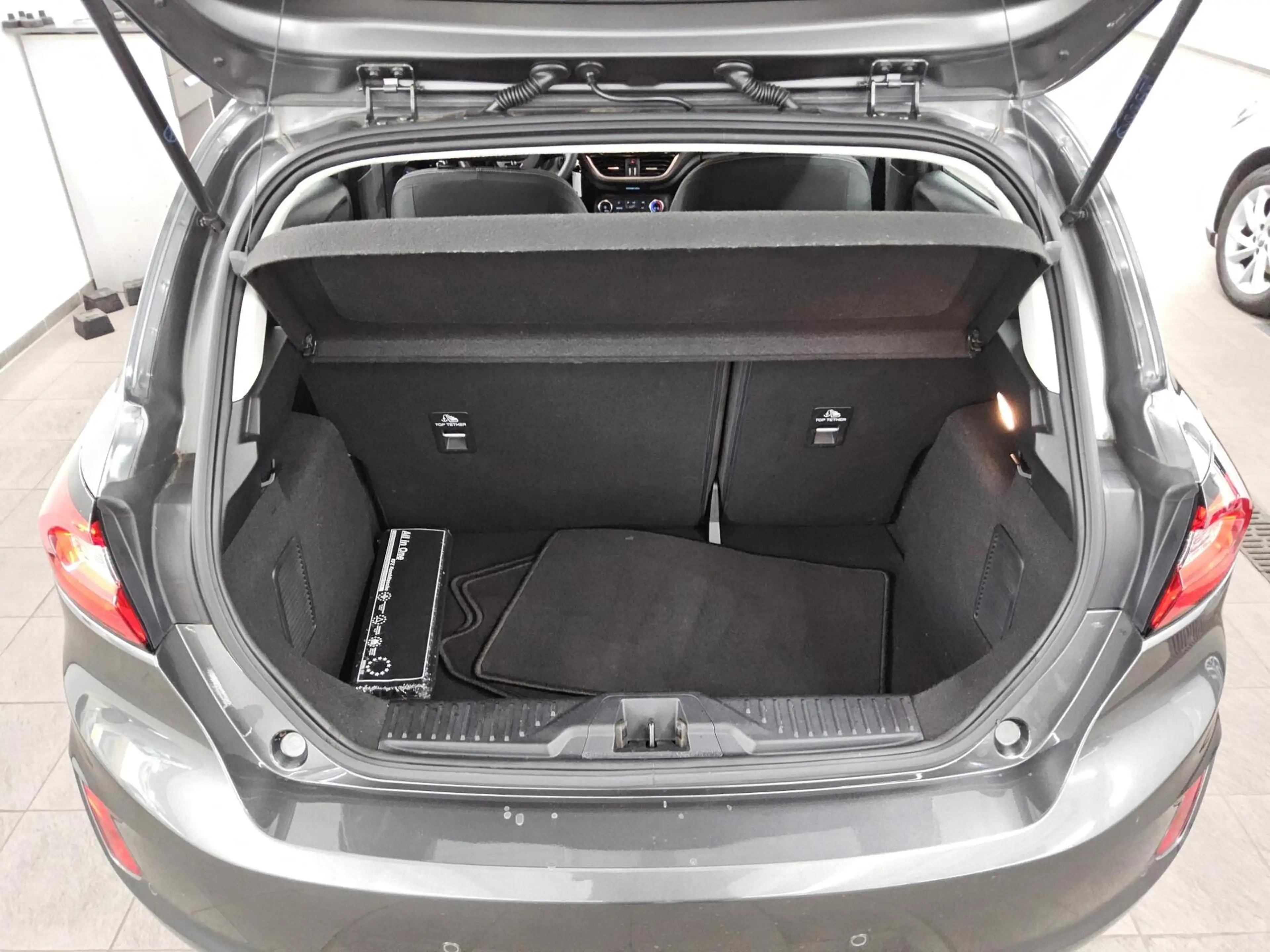 Ford Fiesta — photo 11