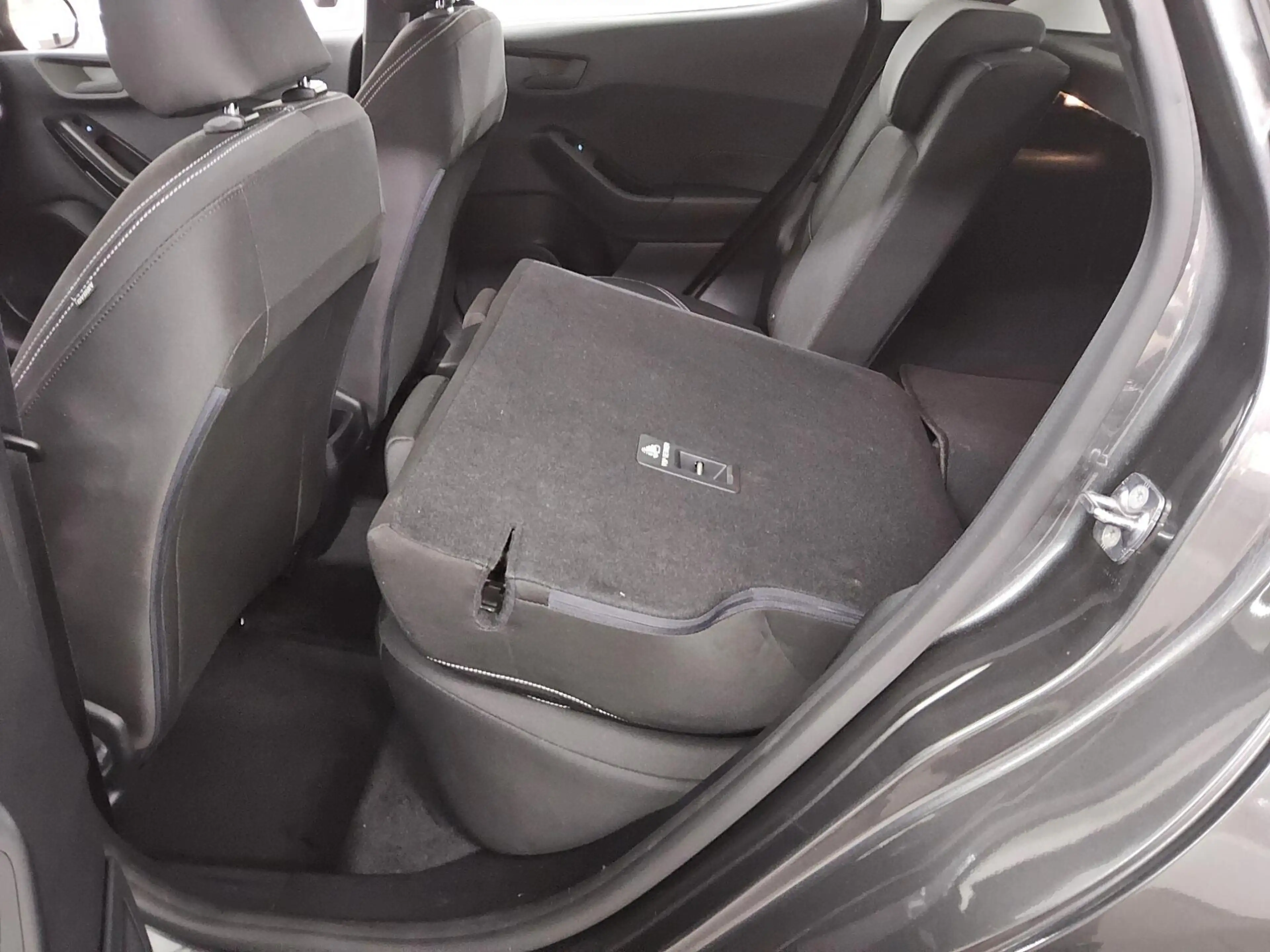 Ford Fiesta — photo 12