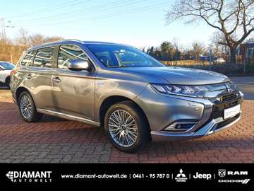 PHEV PLUS Spirit 2.4 MIVEC 4WD