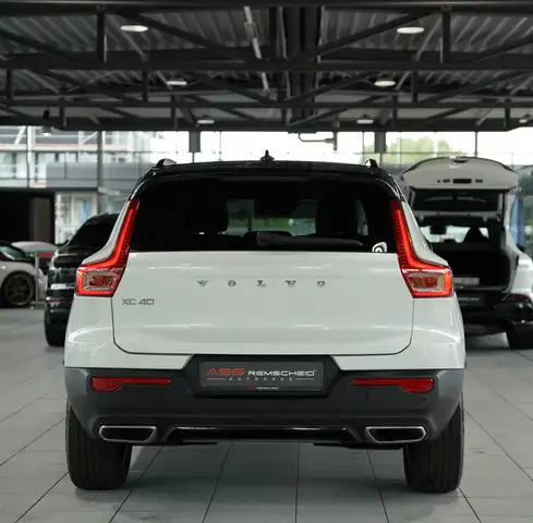 Volvo XC40 view 9