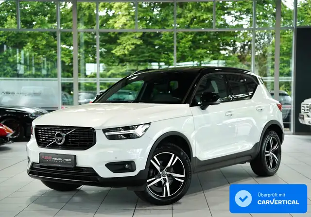 Volvo XC40 main image