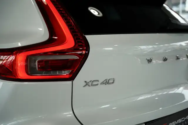Volvo XC40 view 13