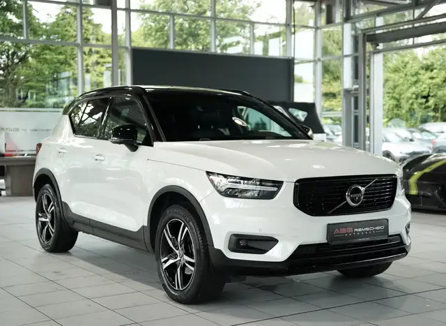 Volvo XC40 view 5