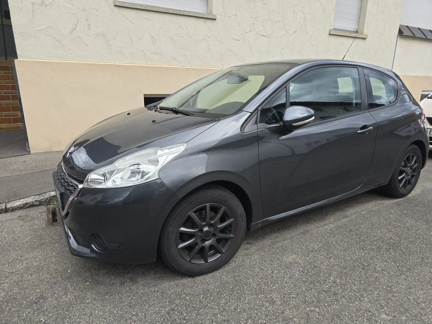 Peugeot 208 Active Grau - 2