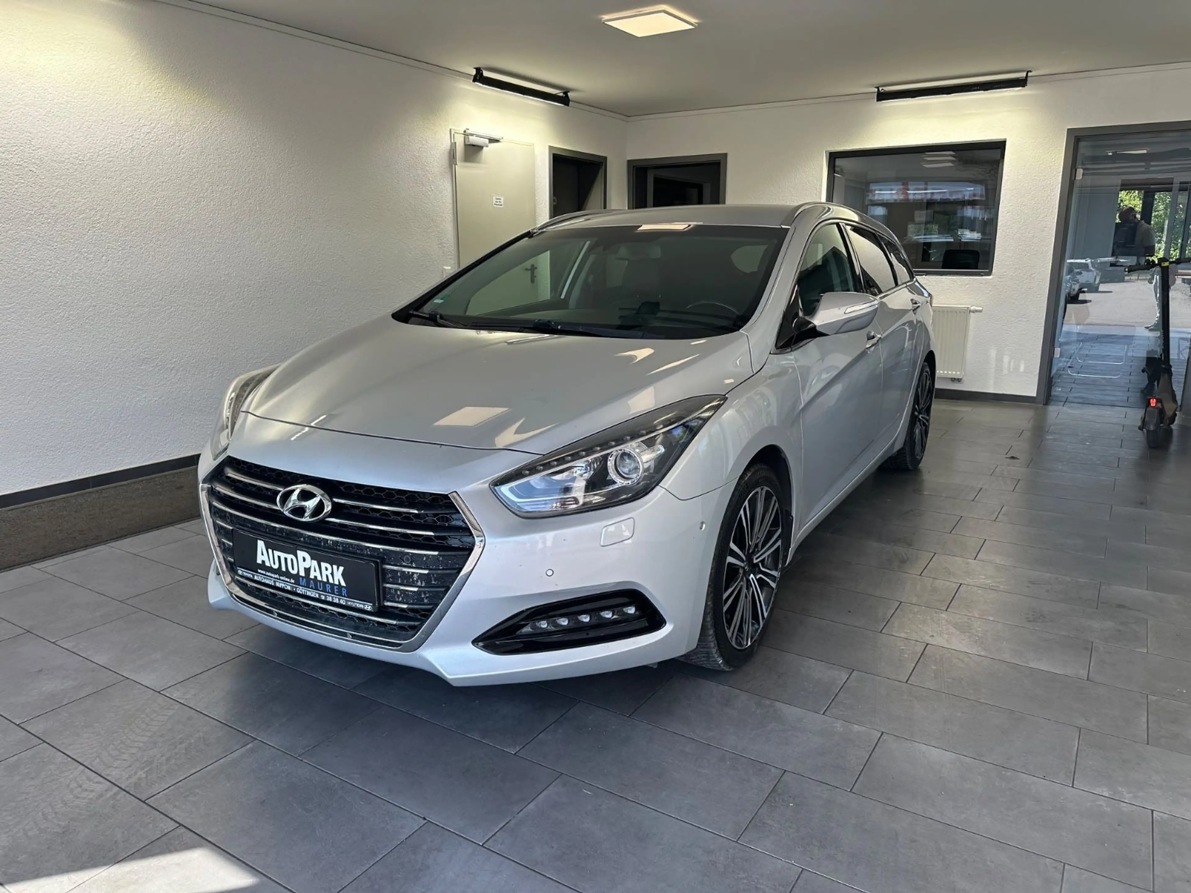 Hyundai i40 cw blue Premium*Leder*SHZ*Xenon*PDC* — photo 2