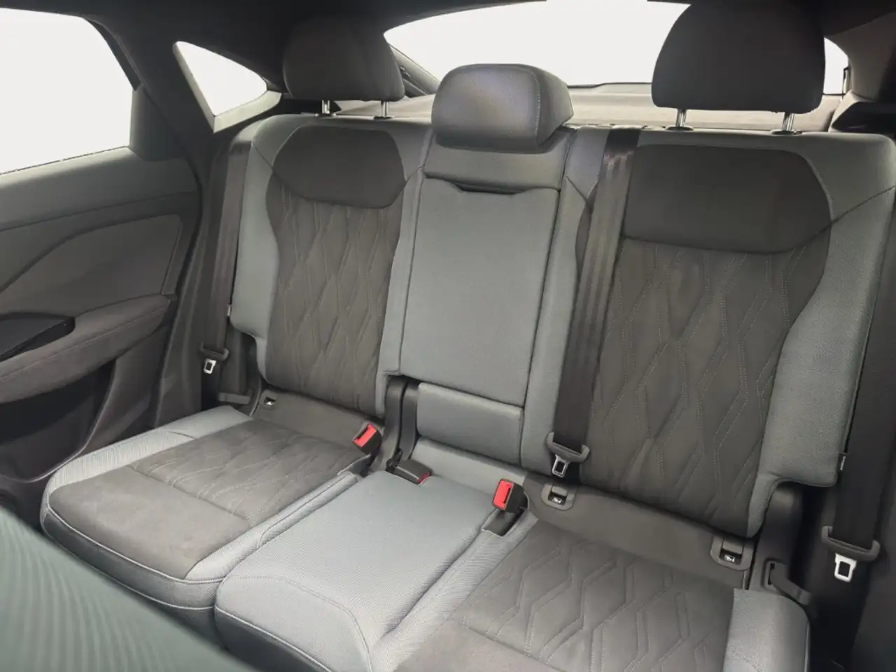 Audi Q3 Sportback e-hybrid 200 kW S tronic 13