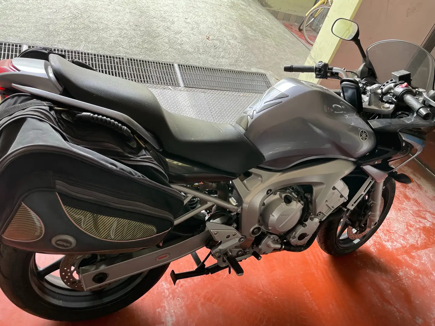 Yamaha FZ 6 sport Grijs - 2