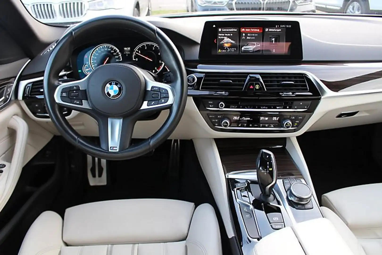 BMW 530 530d xDrive Touring Aut. Grau - 1