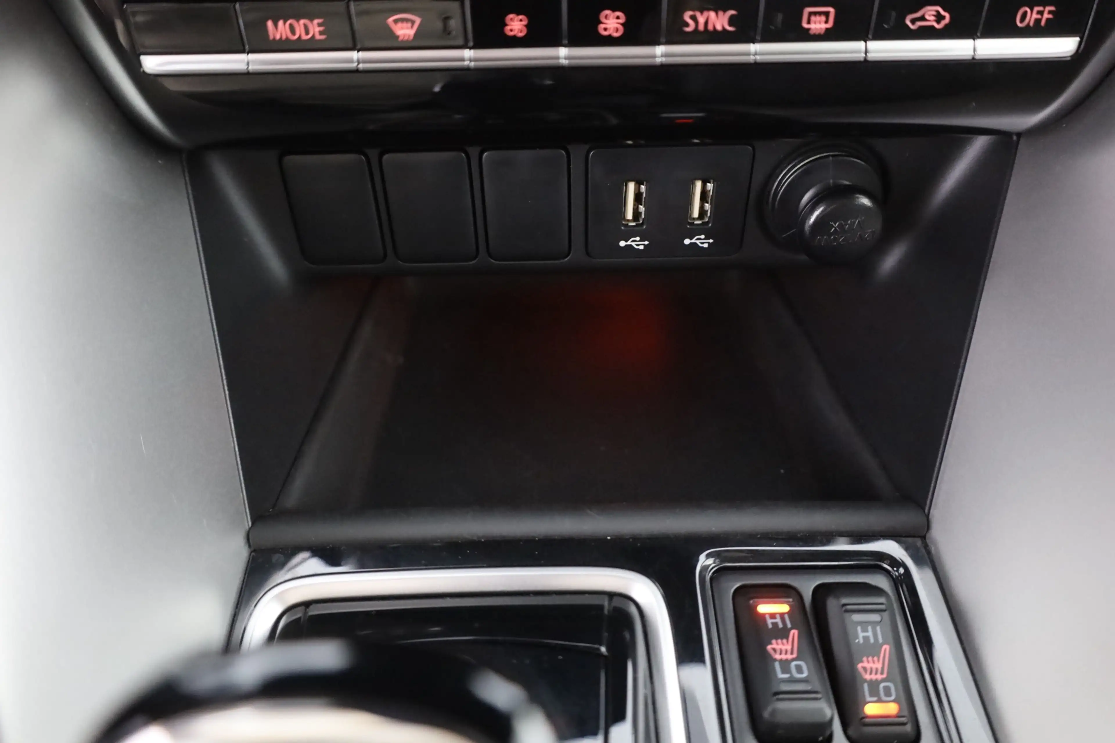 Mitsubishi Eclipse Cross 2.4 Hybrid Plus 4WD Standheizung — photo 13