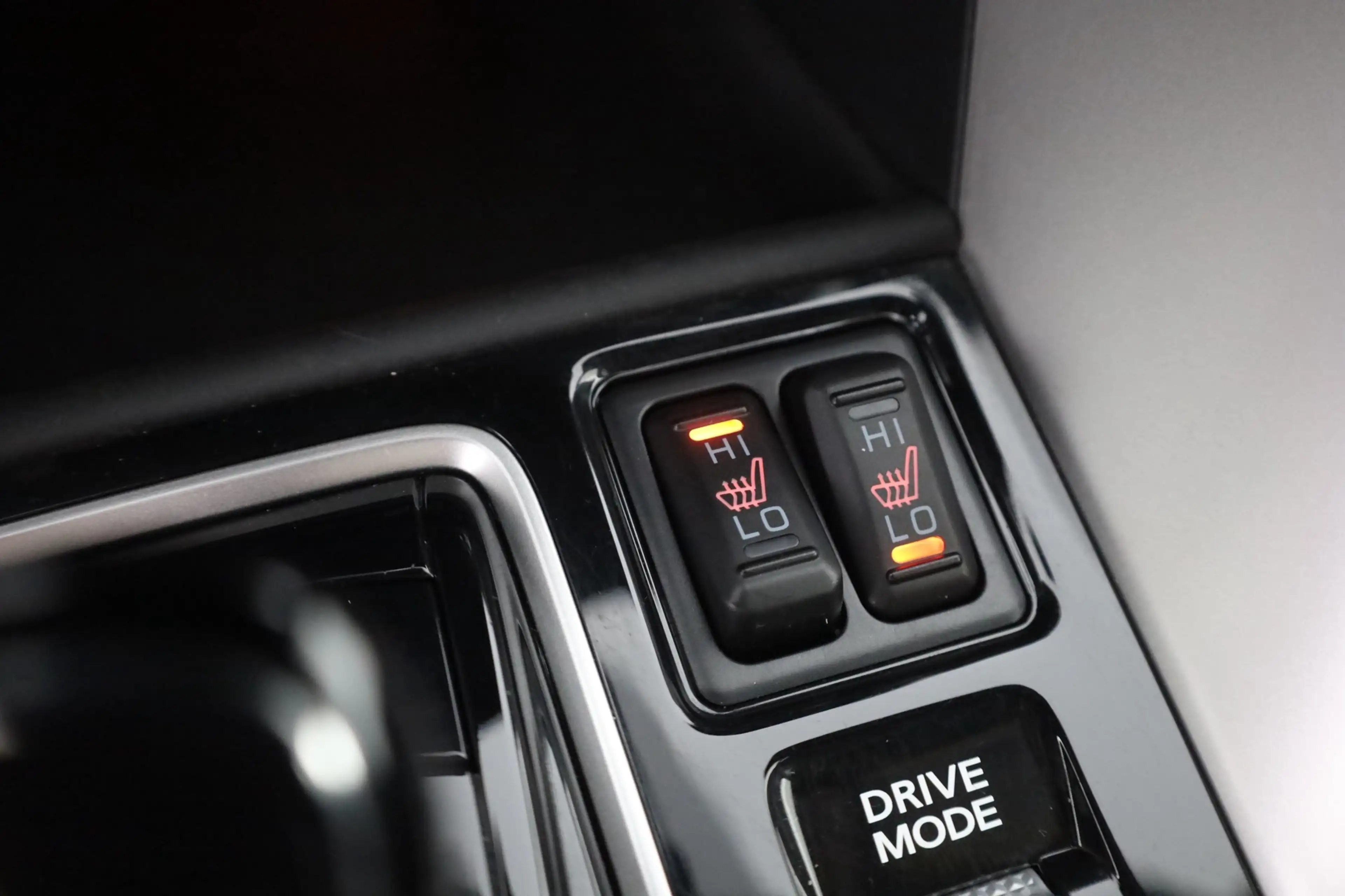 Mitsubishi Eclipse Cross 2.4 Hybrid Plus 4WD Standheizung — photo 14