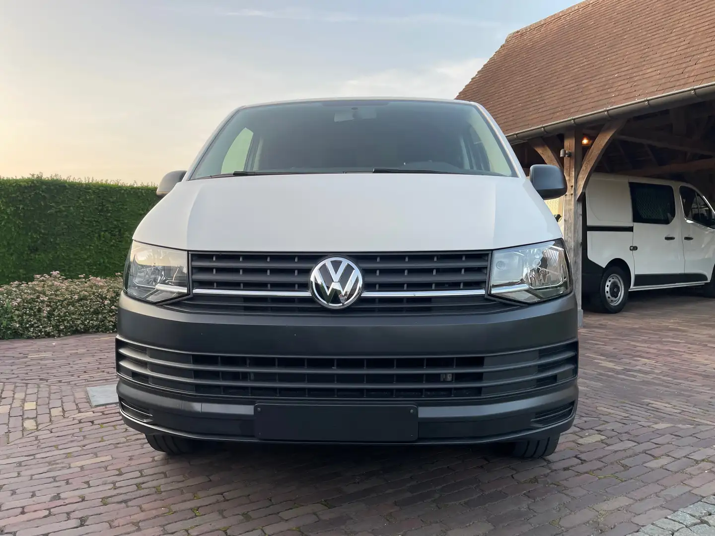 Volkswagen T6 Transporter Airco-Bluetooth-CruiseC-GPS- 17300ex BTW-L2H1 Blanc - 2