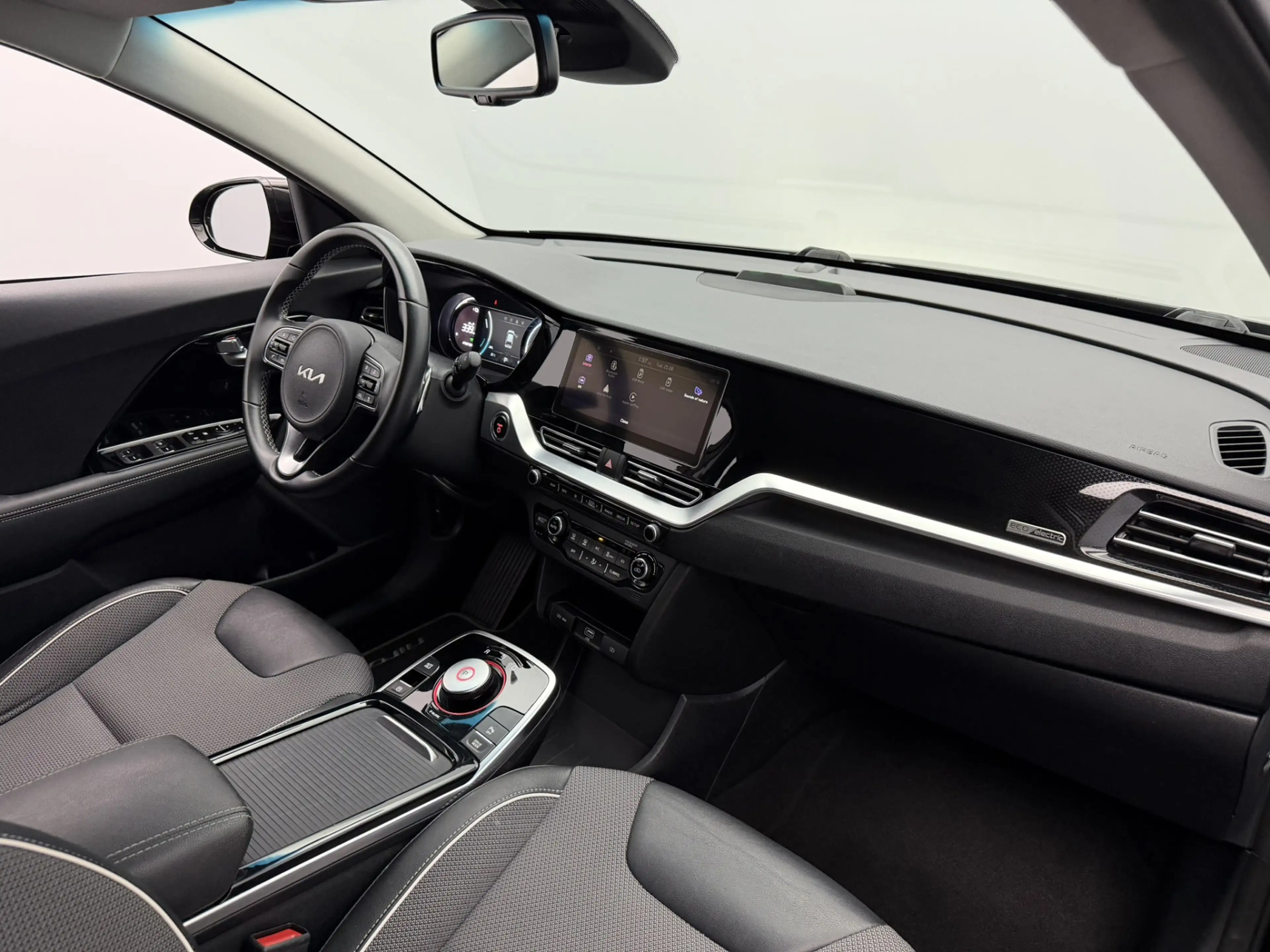Kia e-Niro DynamicLine 64 kWh SOH 96,9% | Camera | Carplay&An — photo 4