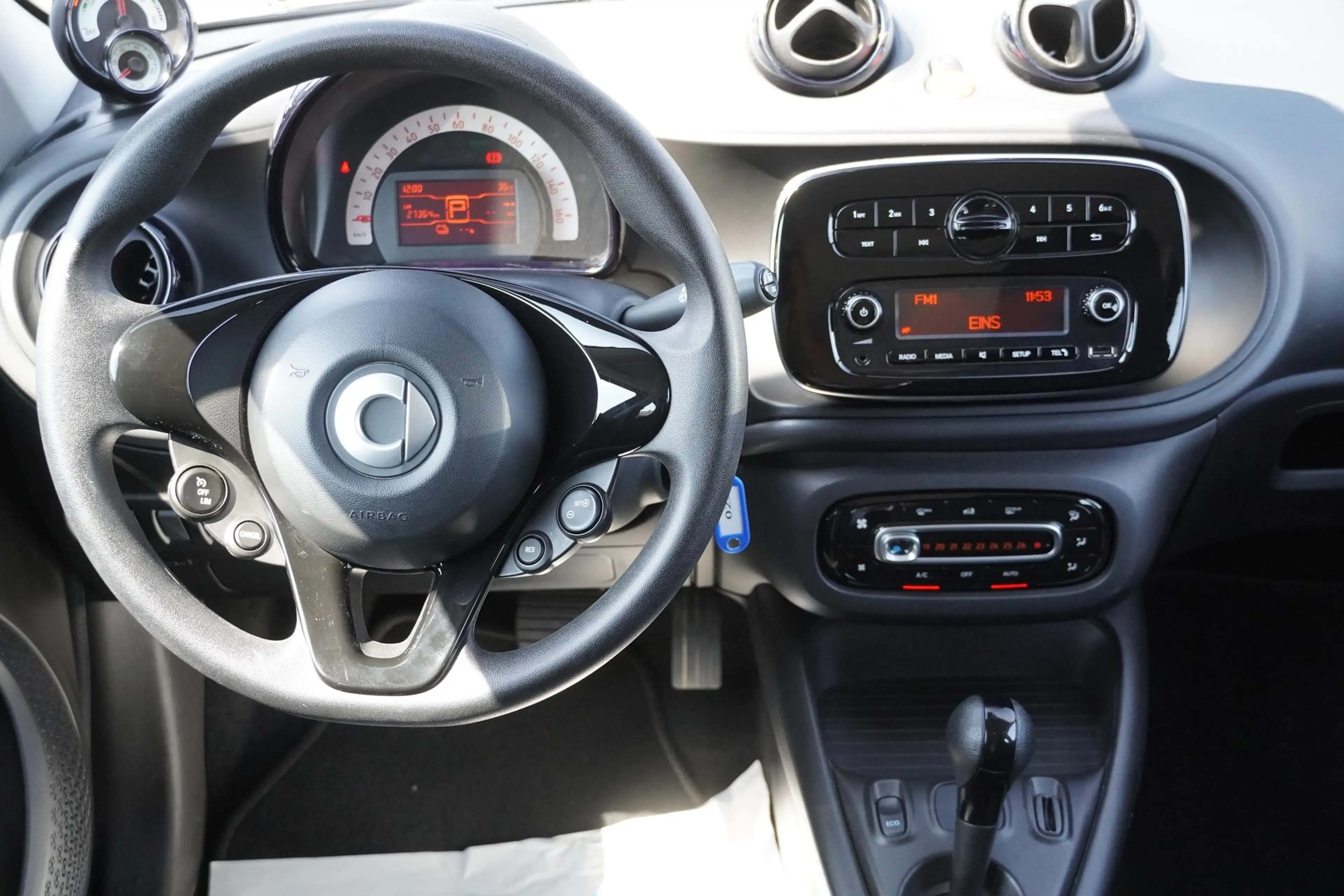 smart forFour forfour electric drive / EQ Klimaaut. Bluetooth — photo 13