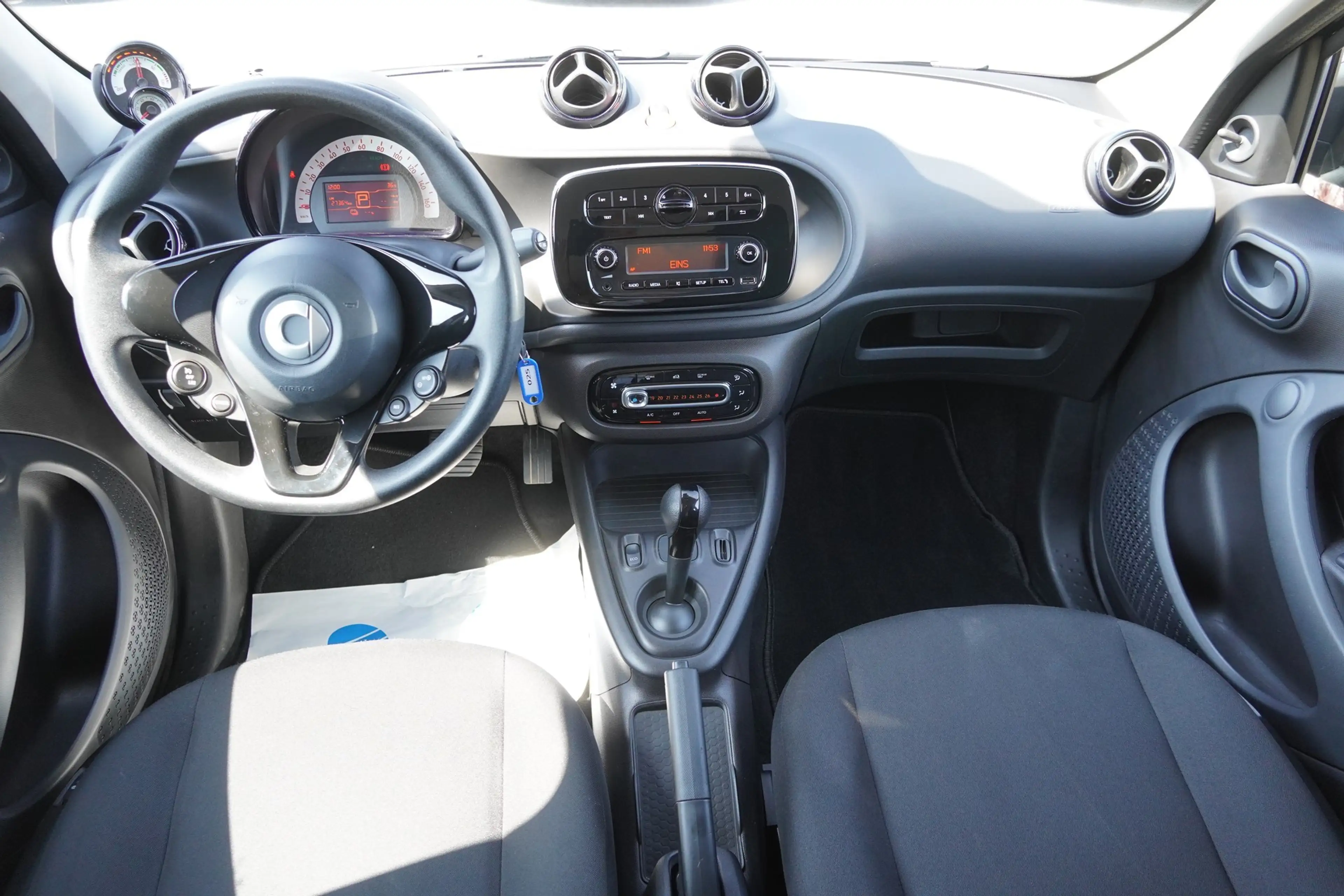 smart forFour forfour electric drive / EQ Klimaaut. Bluetooth — photo 12