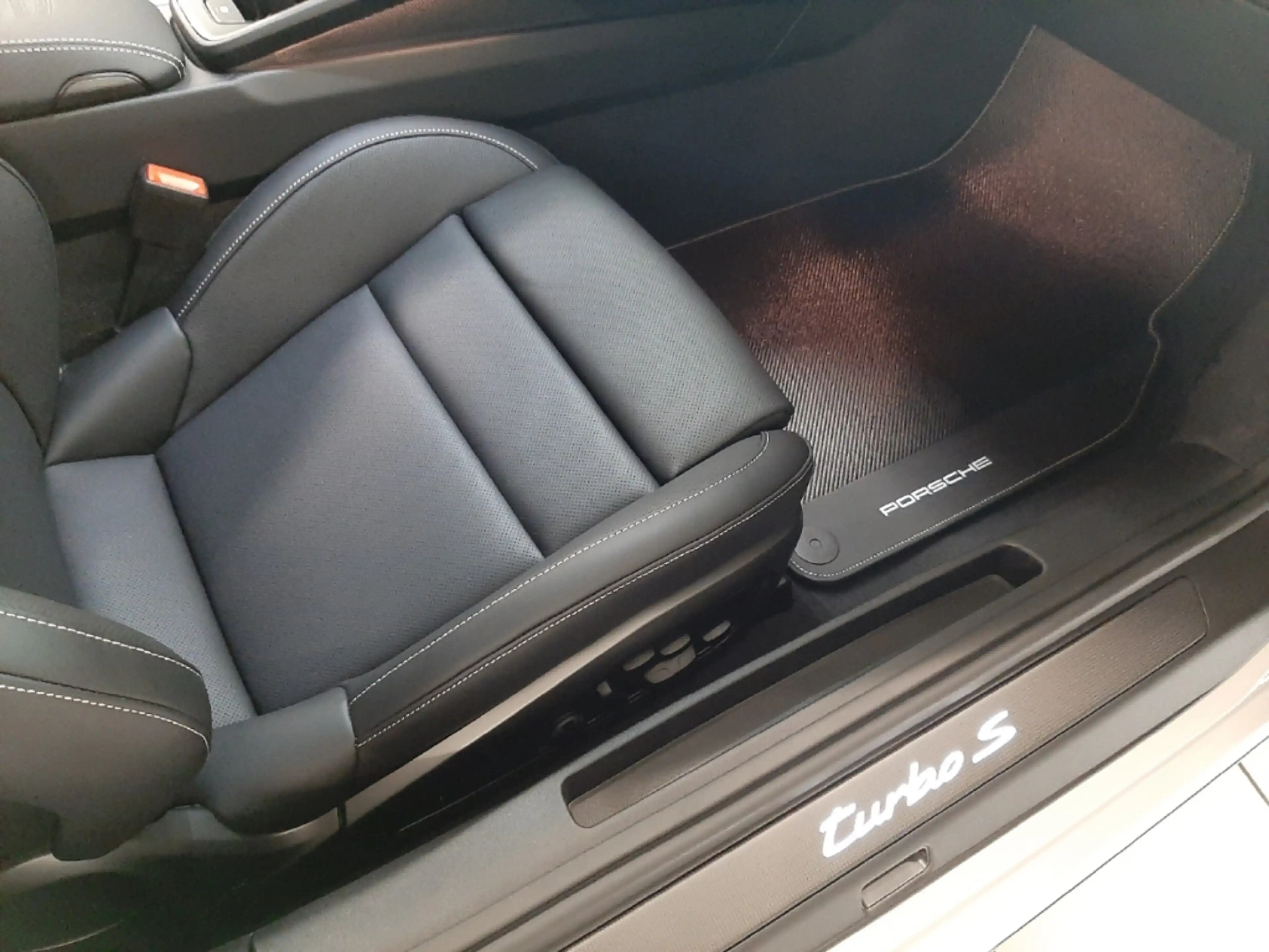 Porsche 911 992 Turbo S Carbon Lift Kreide sof.verfügbar — photo 14