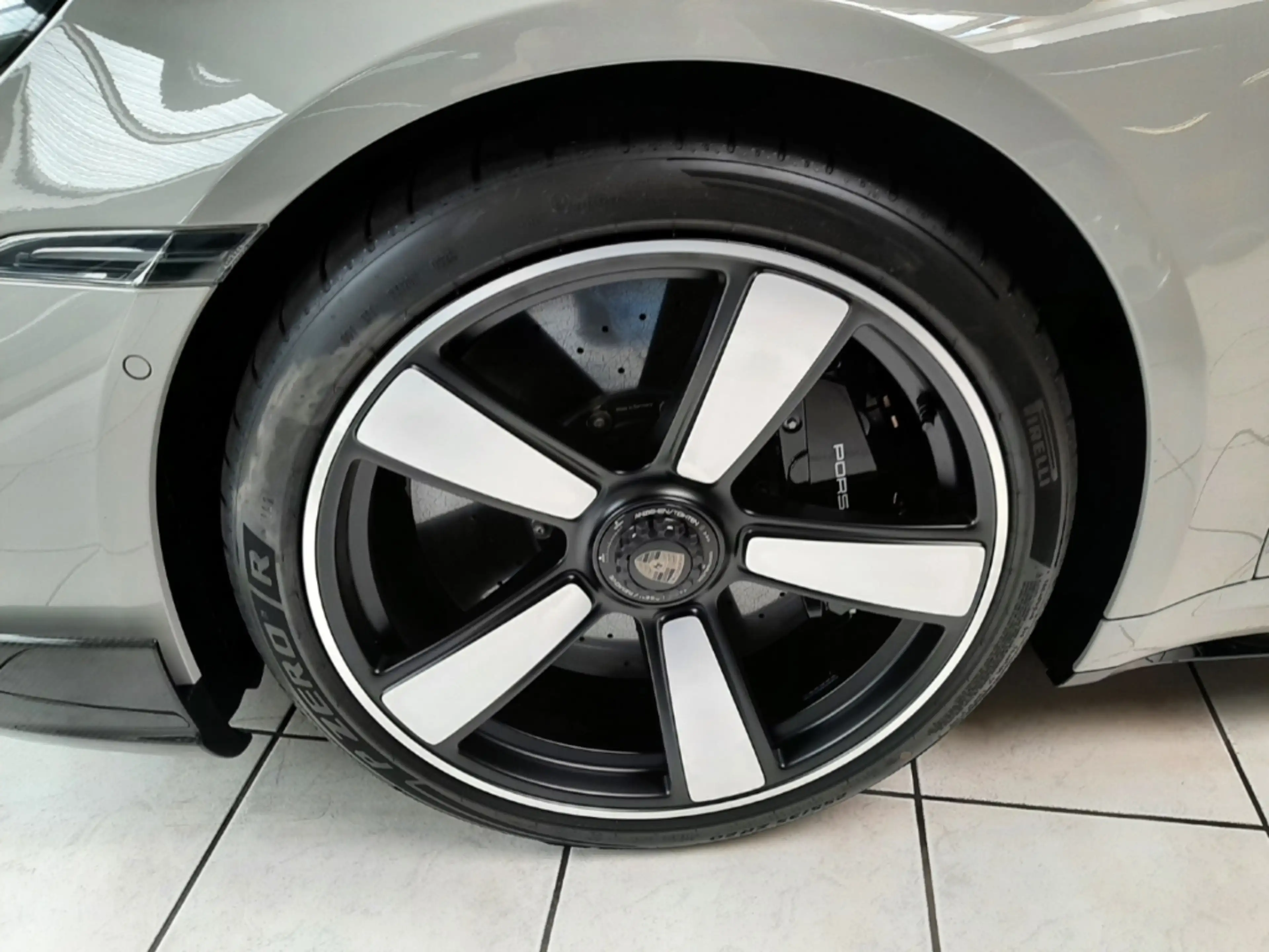 Porsche 911 992 Turbo S Carbon Lift Kreide sof.verfügbar — photo 11