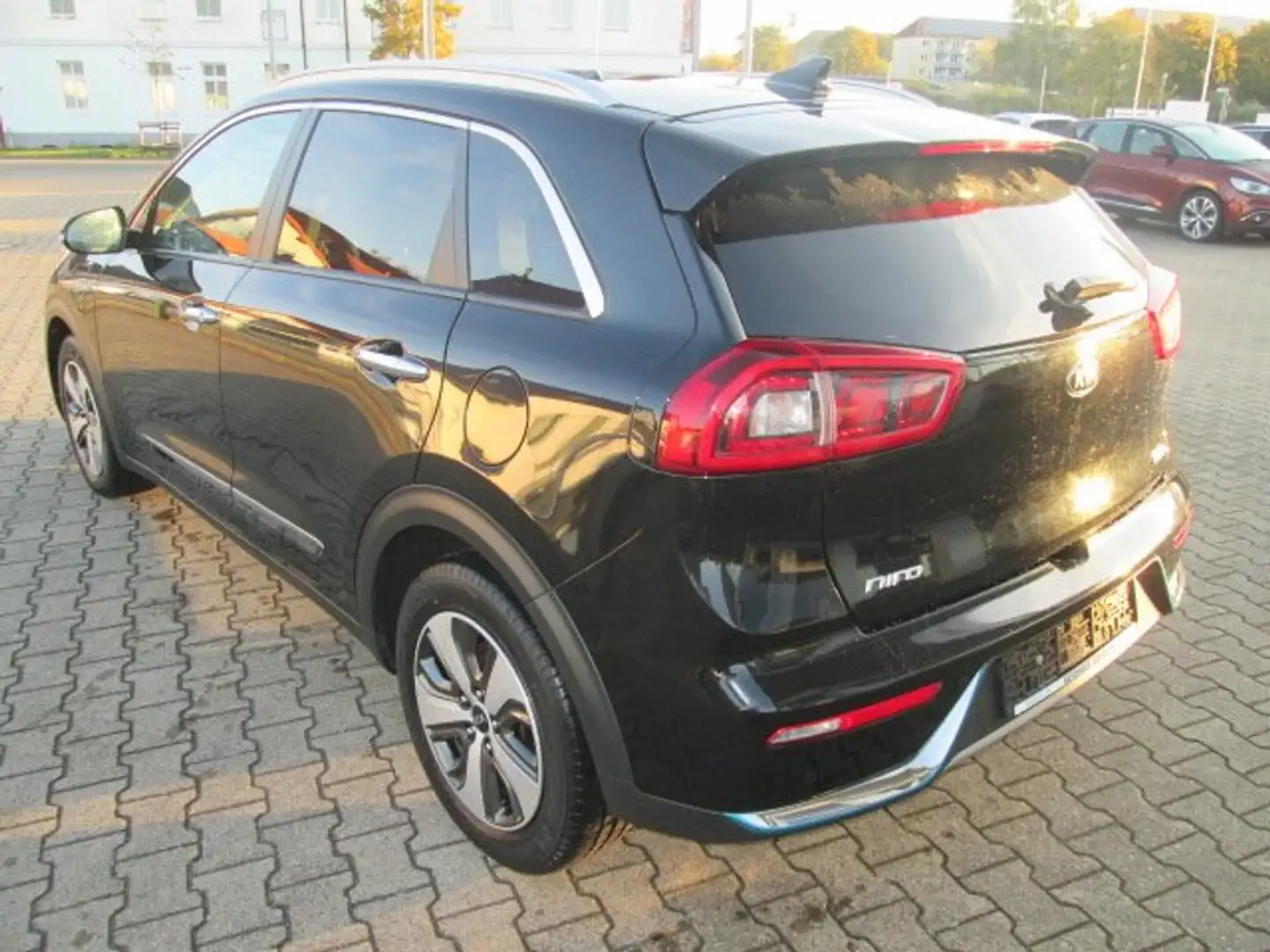Kia Niro Vision Plug-in Hybrid Schwarz - 2
