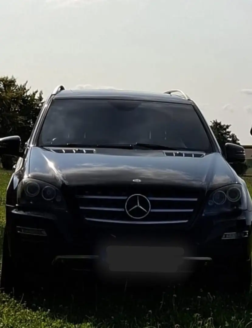 Mercedes-Benz ML 300 CDI 4Matic 7G-TRONIC DPF BlueEFFICIENCY Grand Edit Schwarz - 1