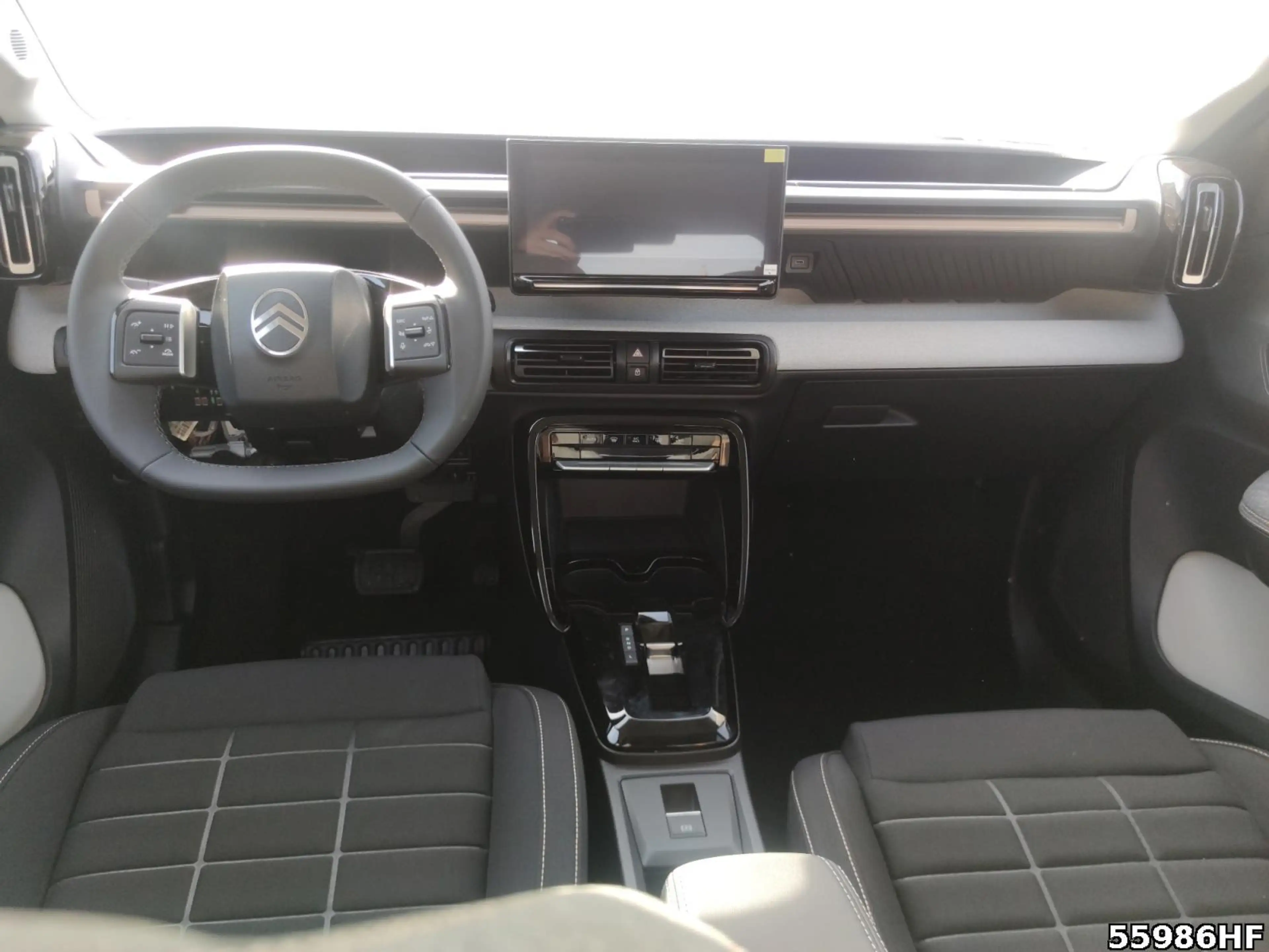 Citroen C3 Aircross Plus Hybrid 145 PS AT — photo 8