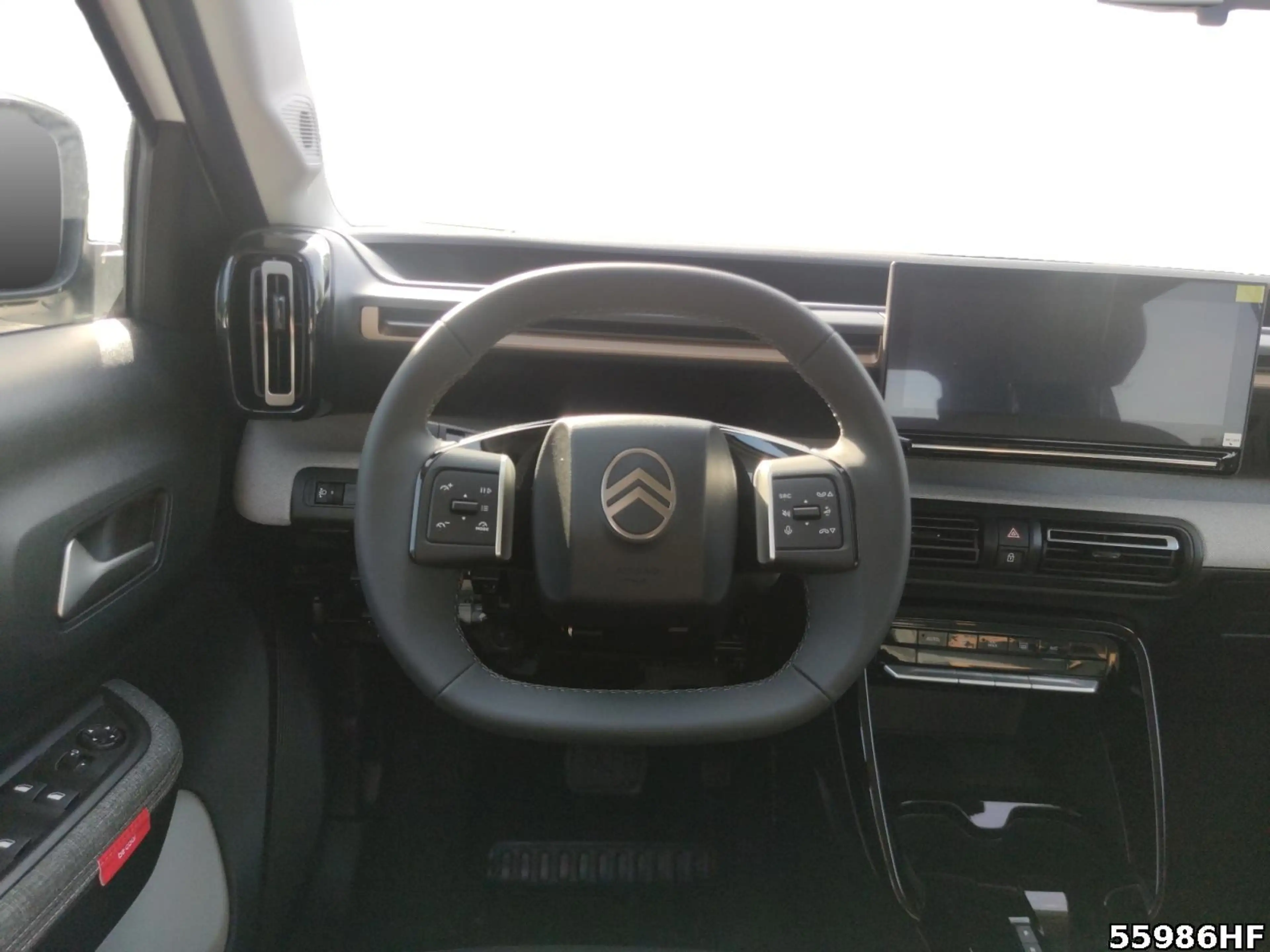 Citroen C3 Aircross Plus Hybrid 145 PS AT — photo 9
